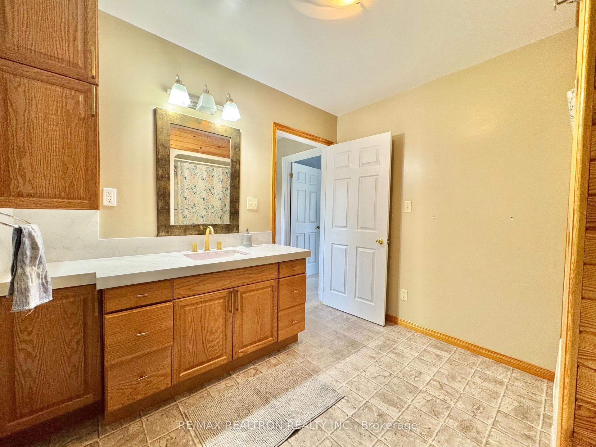 380 BEAVER Lane photo 23