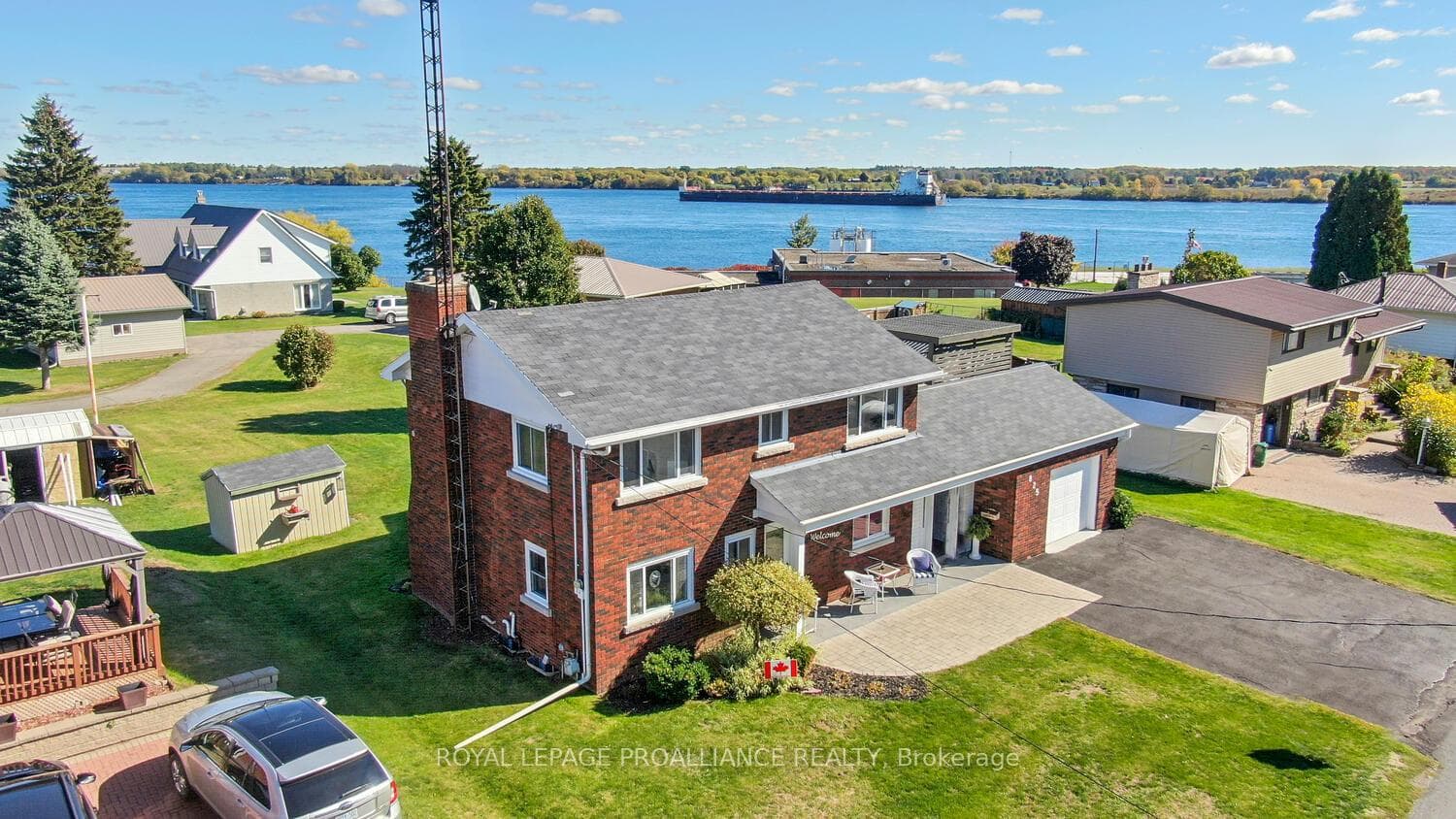 825 Joseph Street photo 2