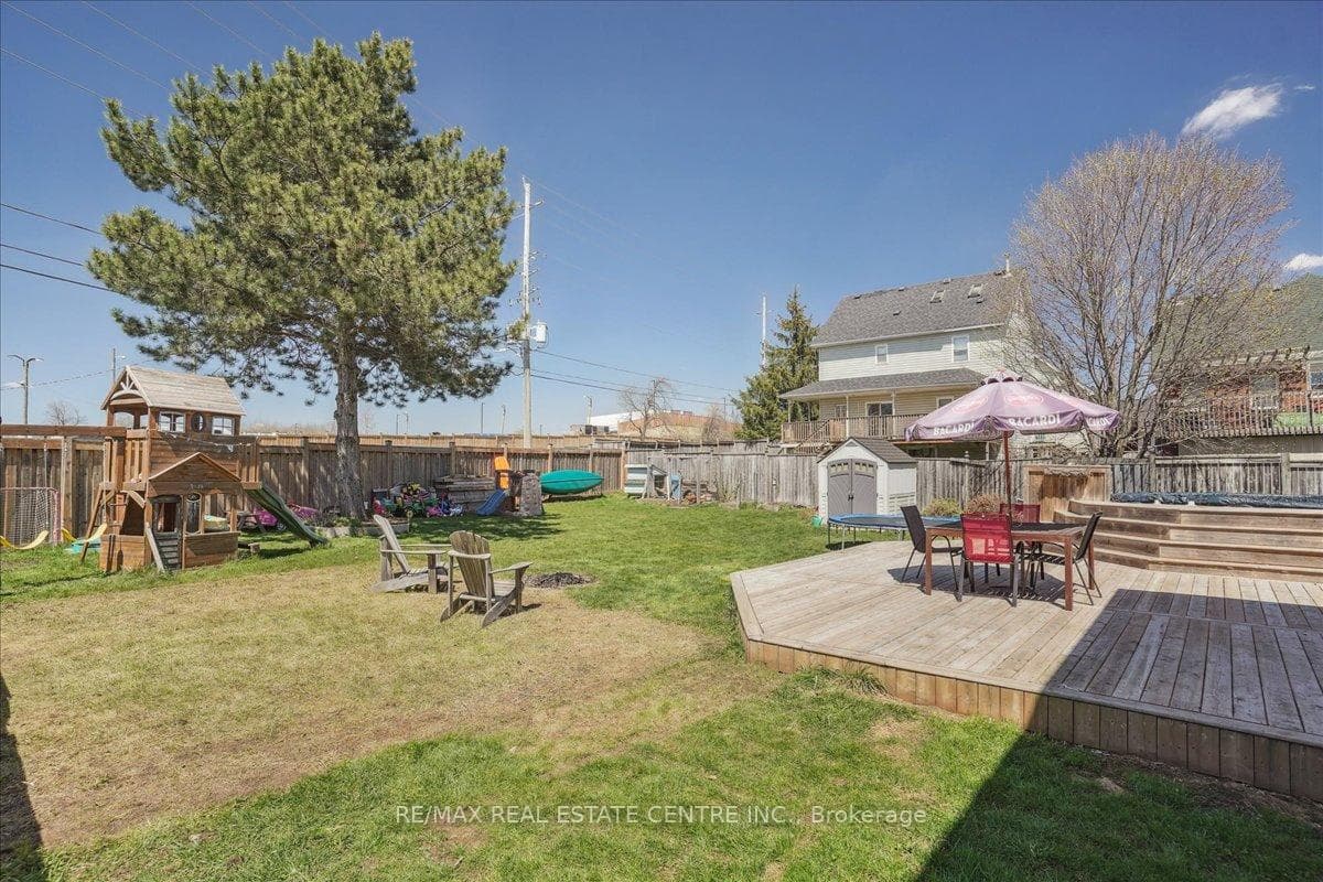 4 DANVILLE Avenue photo 28