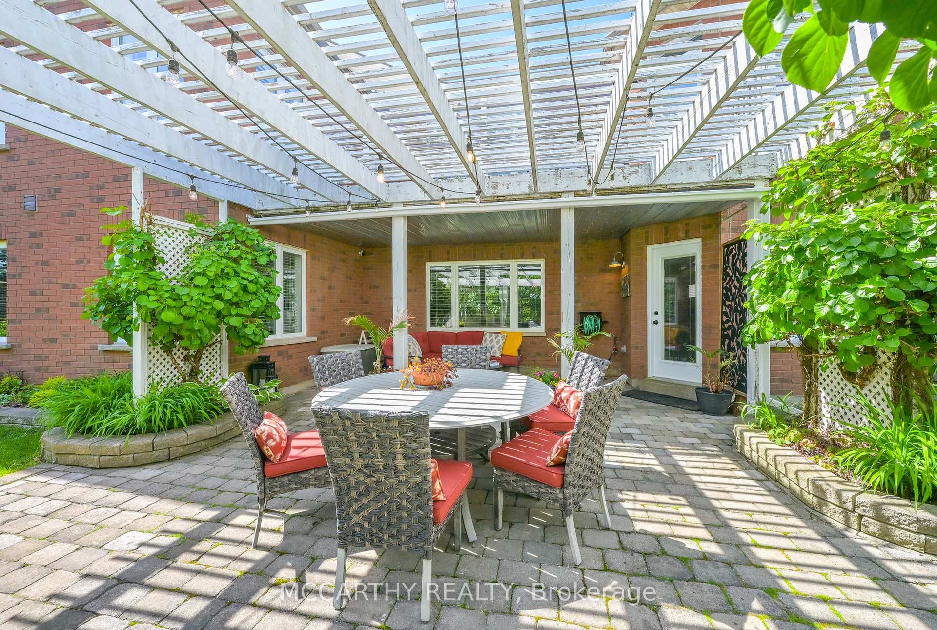 BEAUTIFUL PATIO