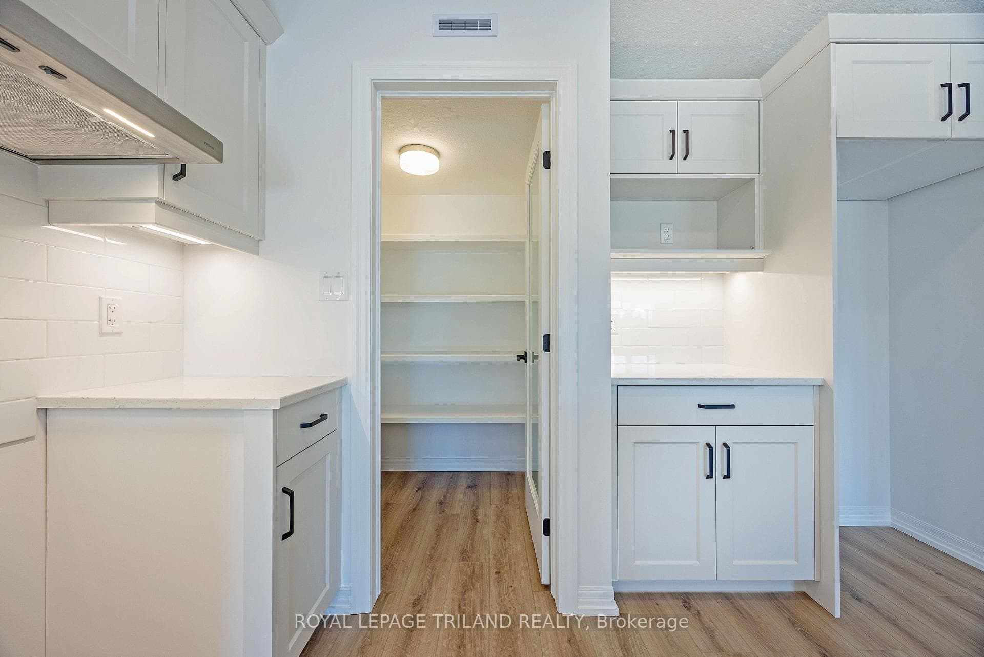 30 SILVERLEAF Path photo 13