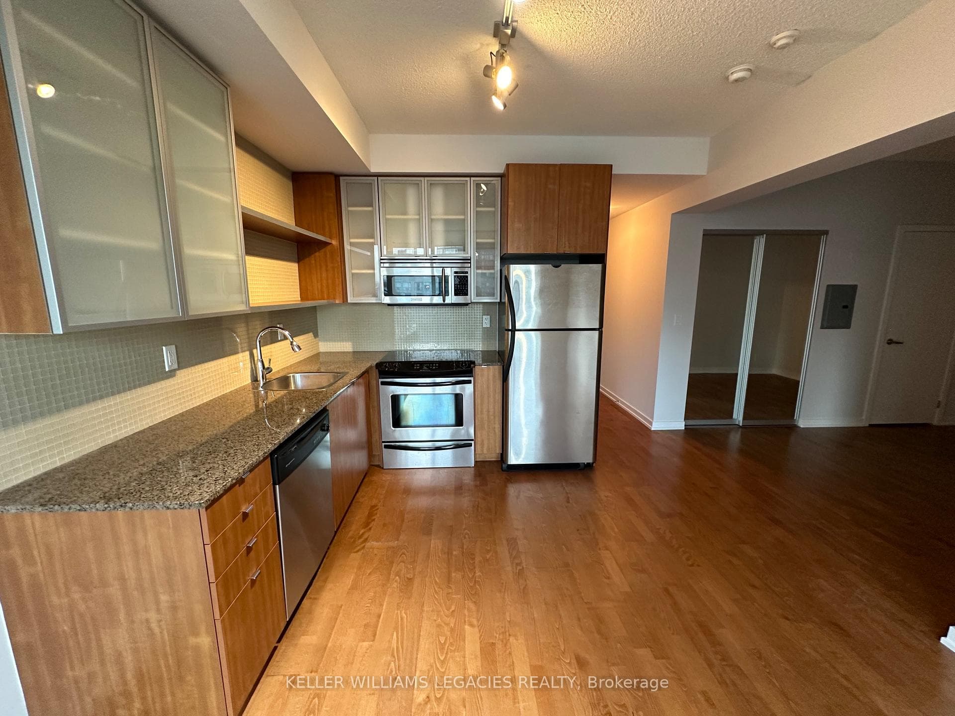 33 Lombard Street Unit 1501 photo 7