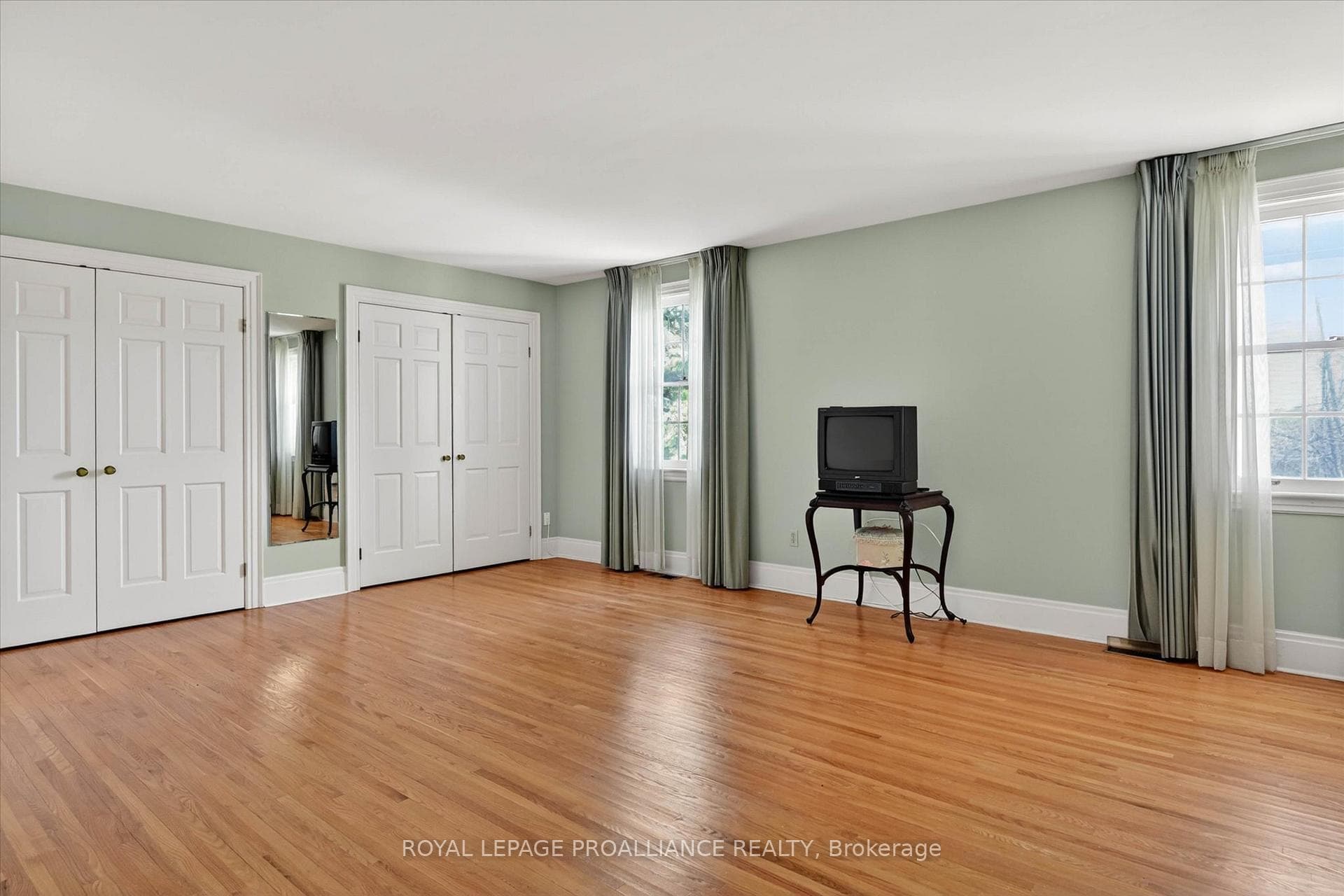 1285 Brealey Drive photo 22