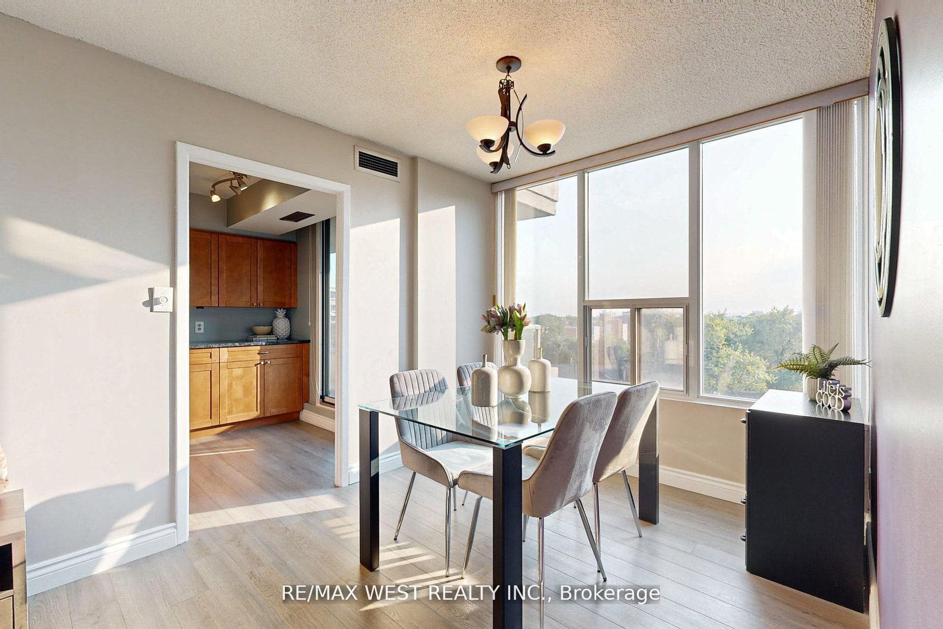 50 Quebec Avenue Unit 708 photo 12
