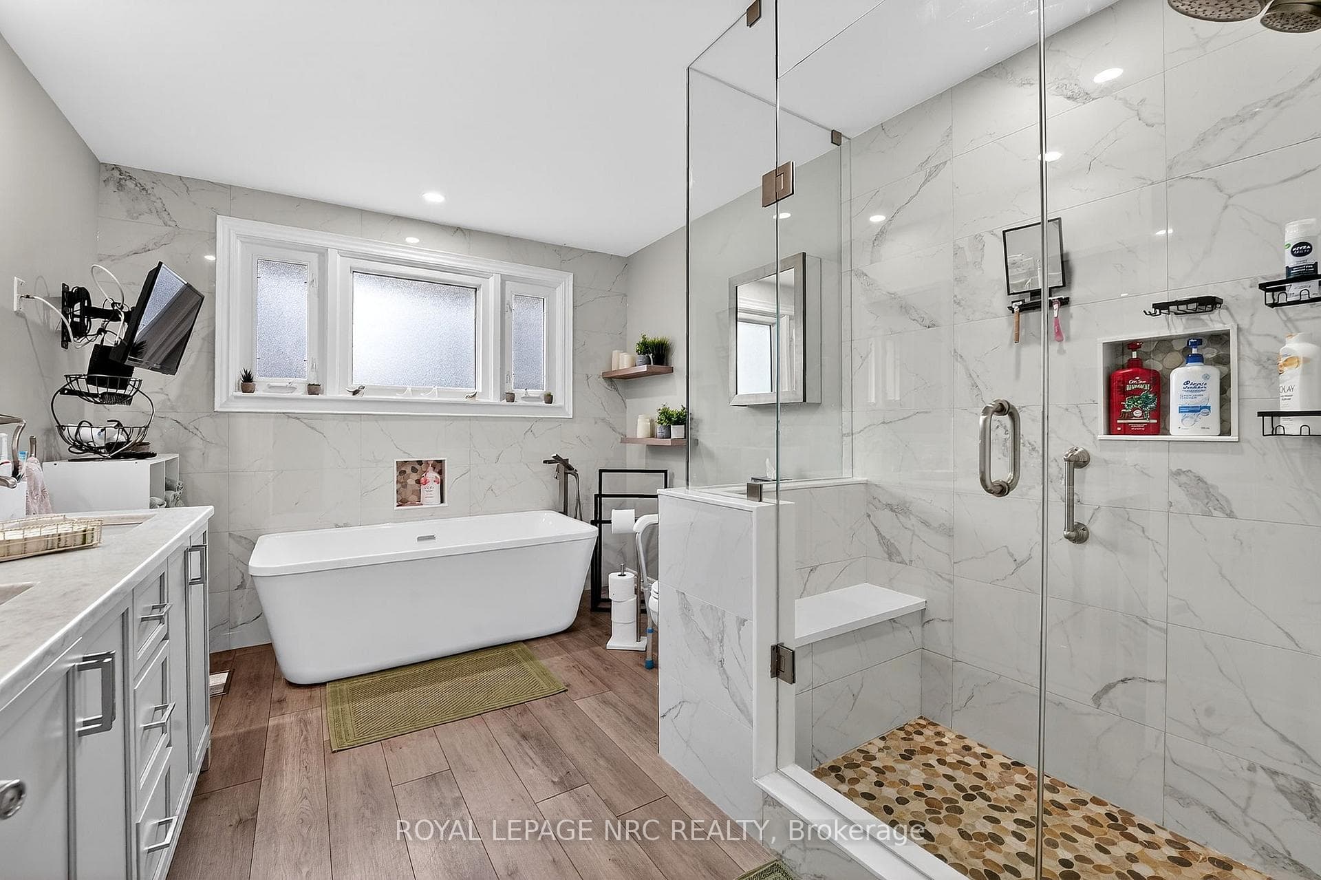 700 Lakeside Road photo 23
