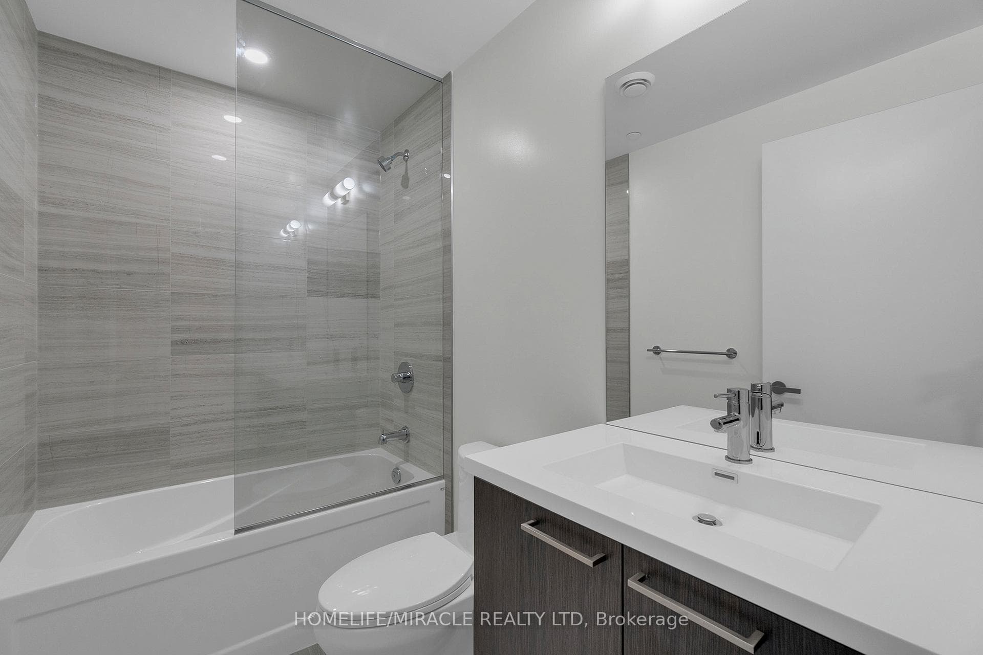 225 Commerce Street Unit 1815 photo 19