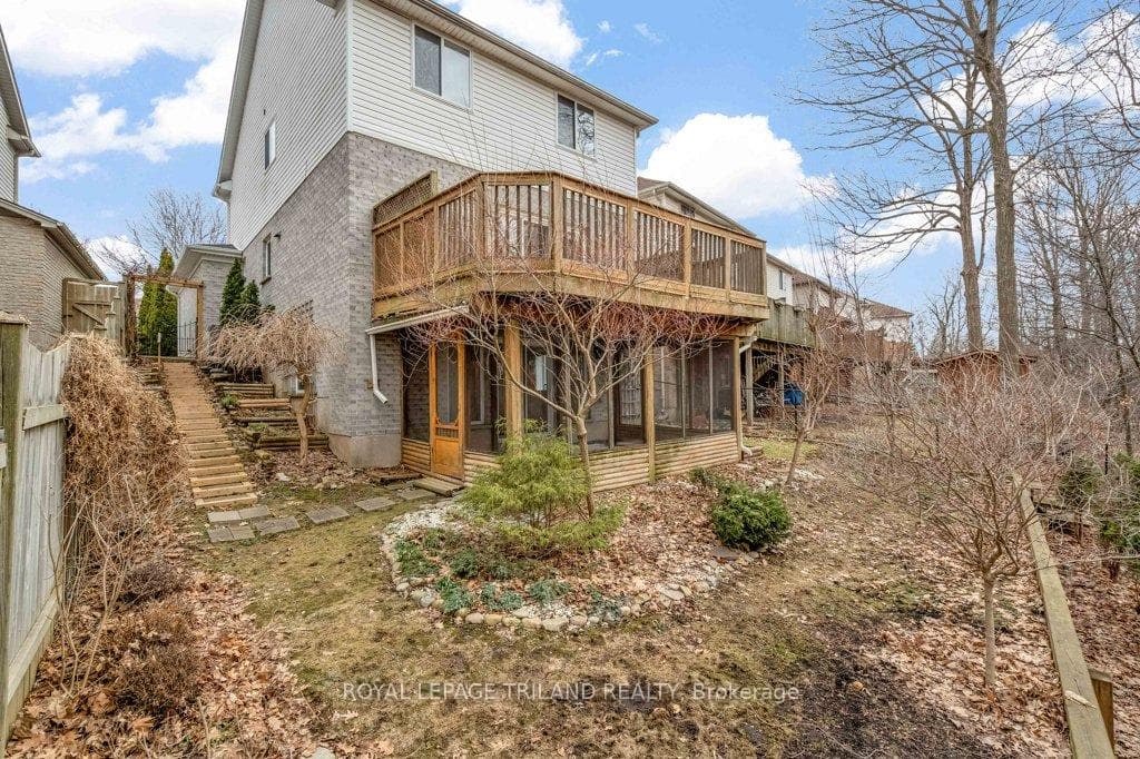 215 Rossmore Court photo 44