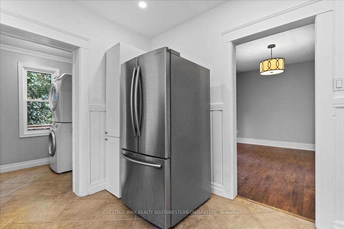 12 Onward Avenue photo 20