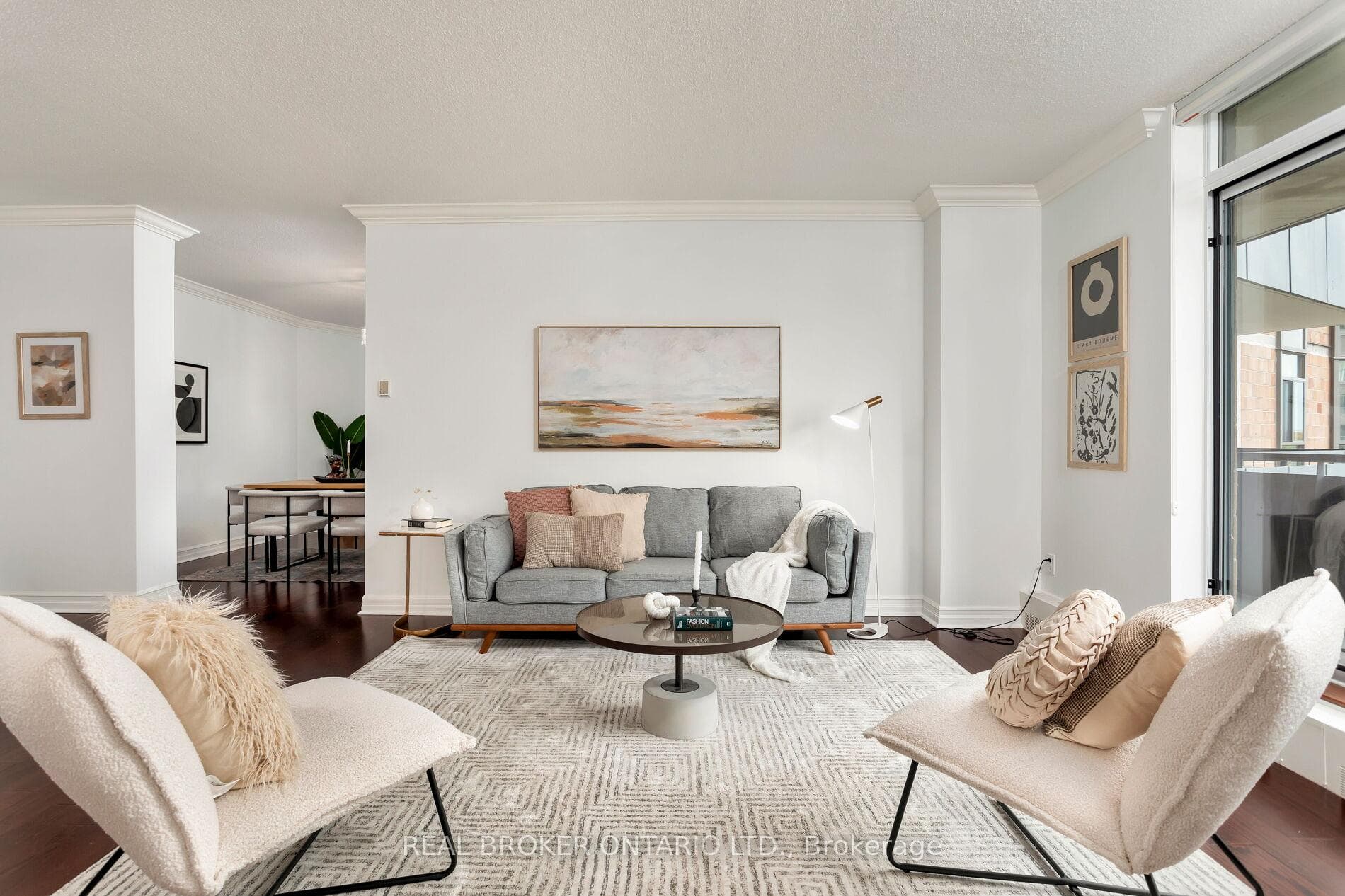 5250 Lakeshore Road Unit 607 photo 10
