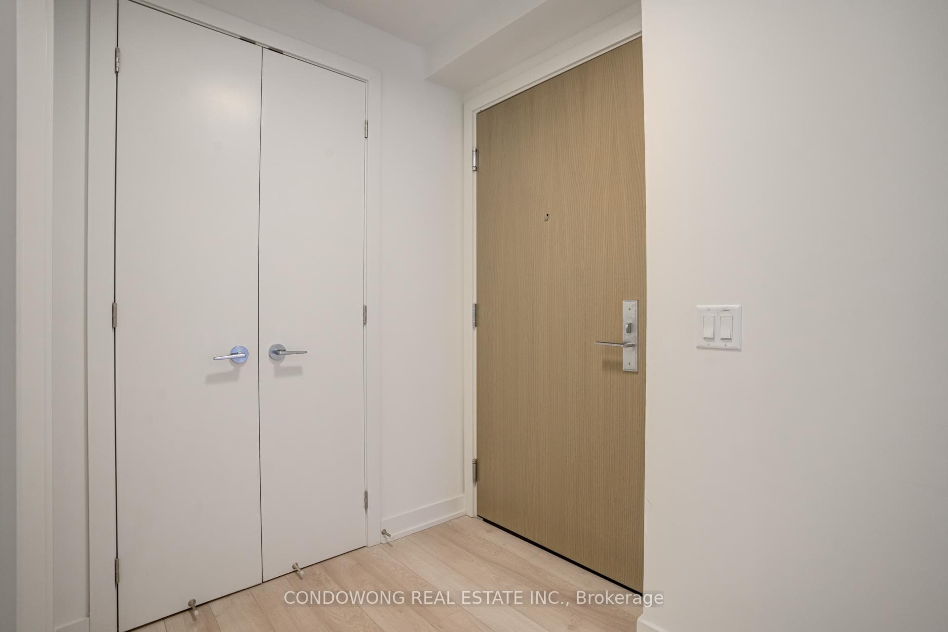 357 King Street Unit 2005 photo 17