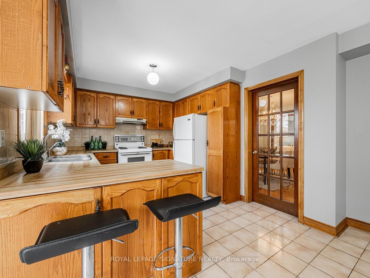 84 Jade Crescent photo 12