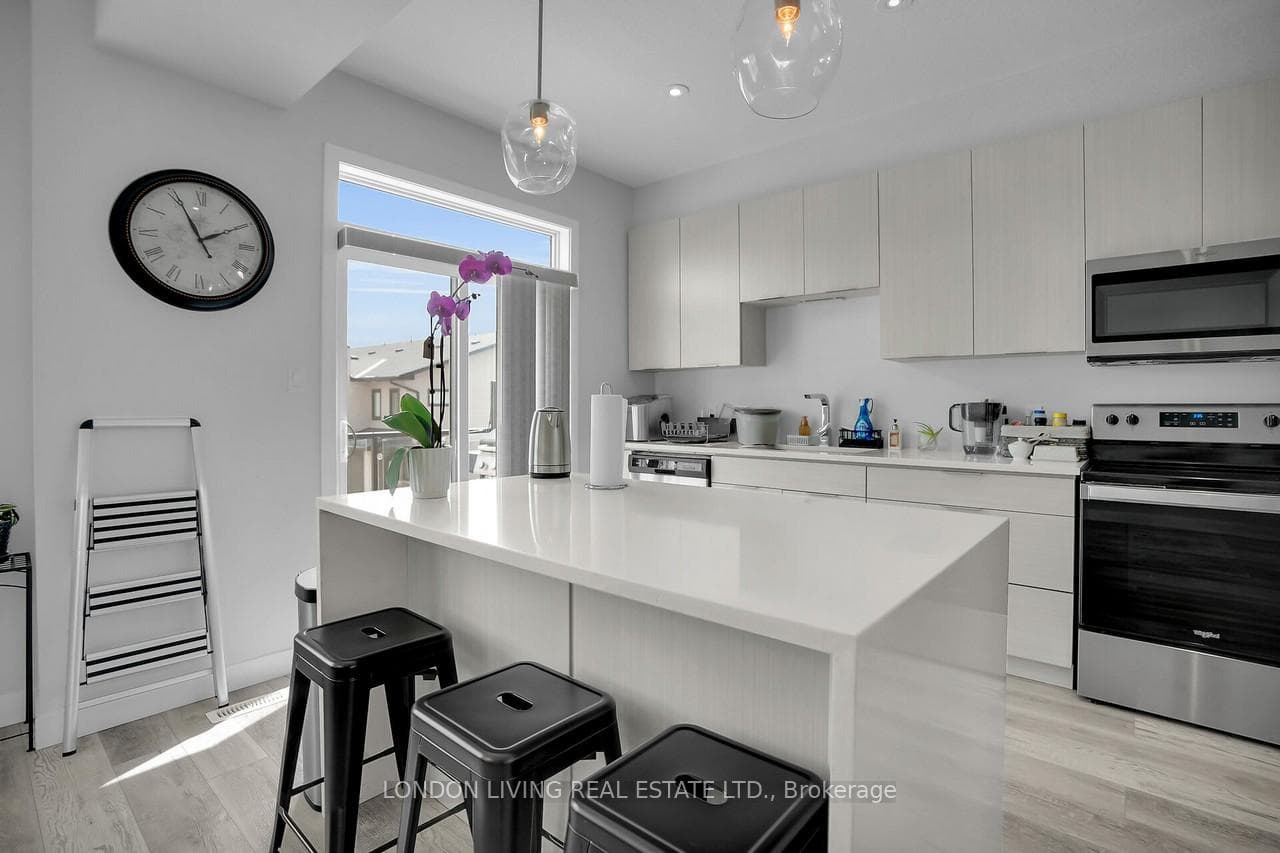 3380 Singleton Avenue Unit 28 photo 12