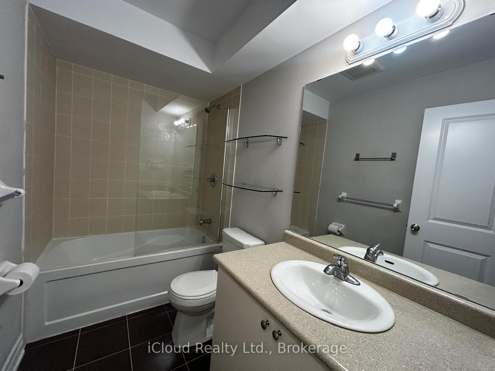 724 Sheppard Avenue Unit 201 photo 11