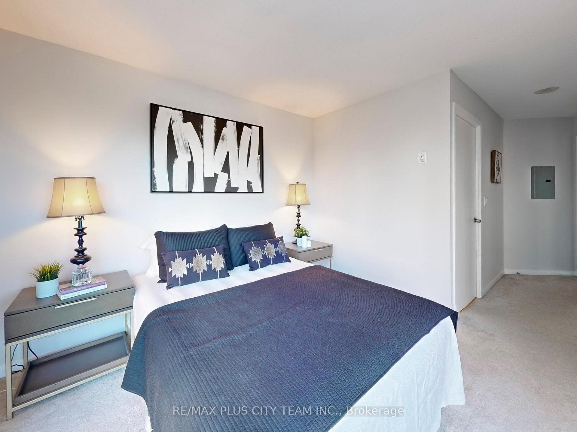 231 Fort York Boulevard Unit 1811 photo 11