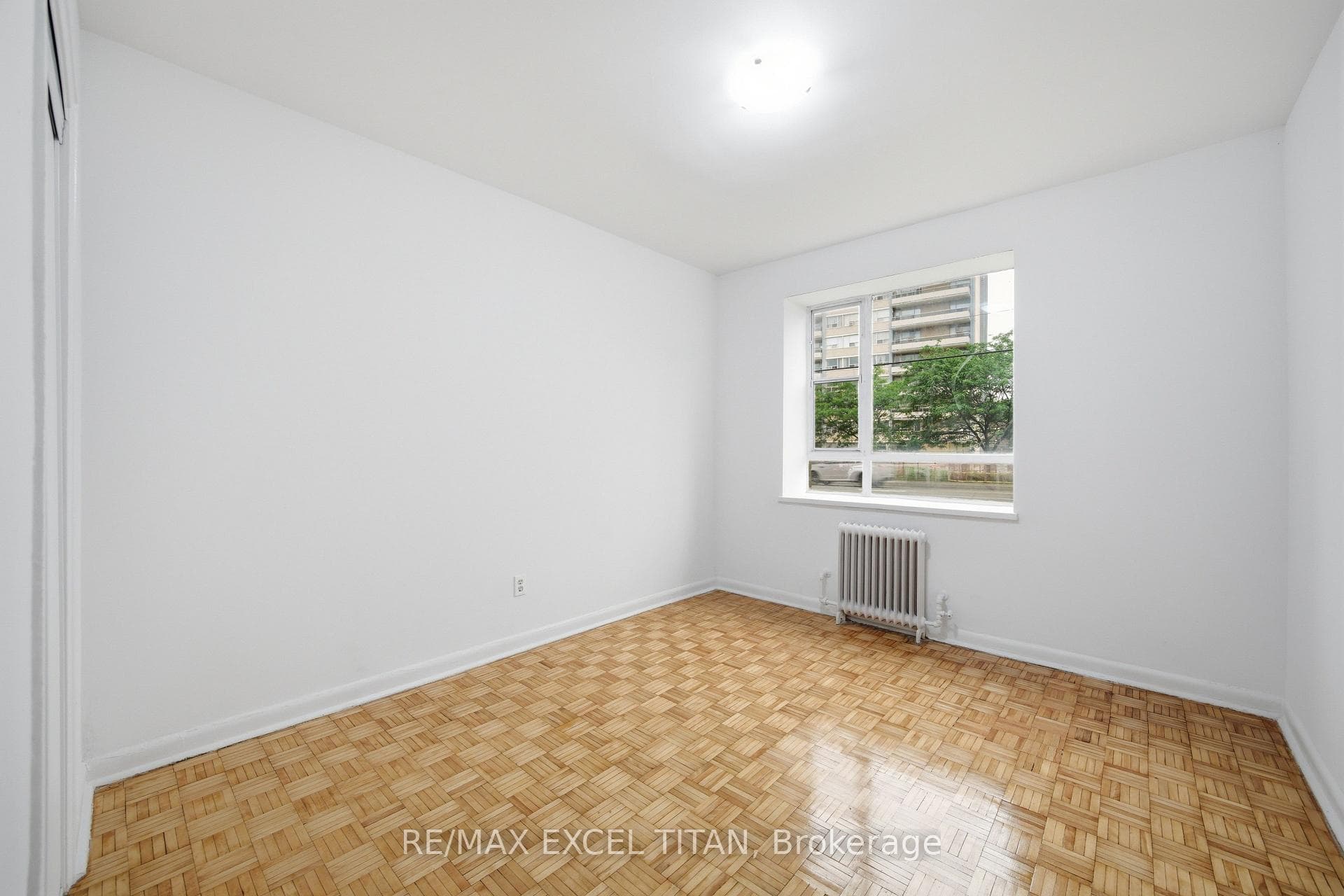 2895 Bathurst Street Unit 111 photo 17