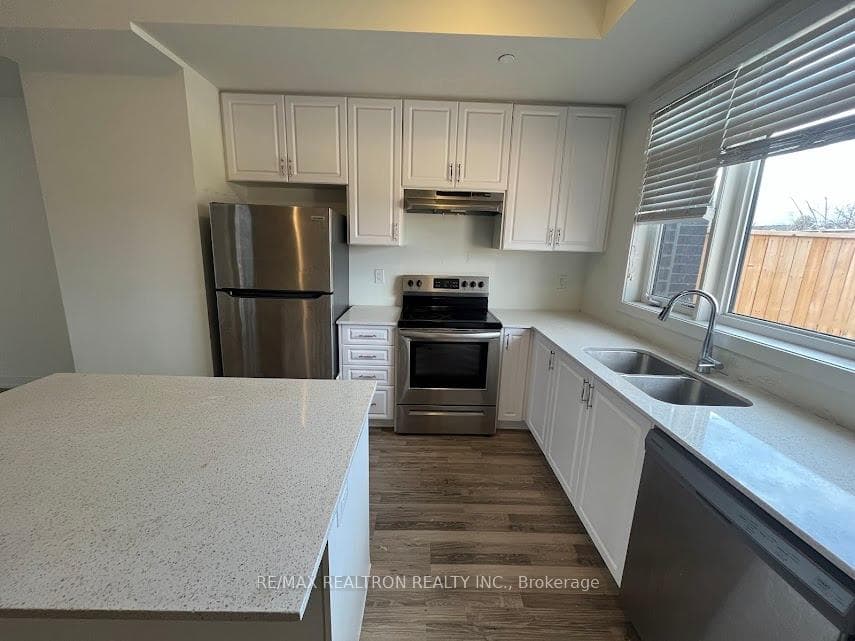 370H Red Maple Road Unit TH9 photo 7