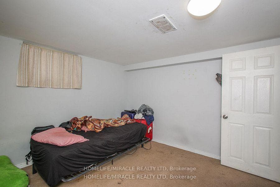 1171 Oxford Street photo 35