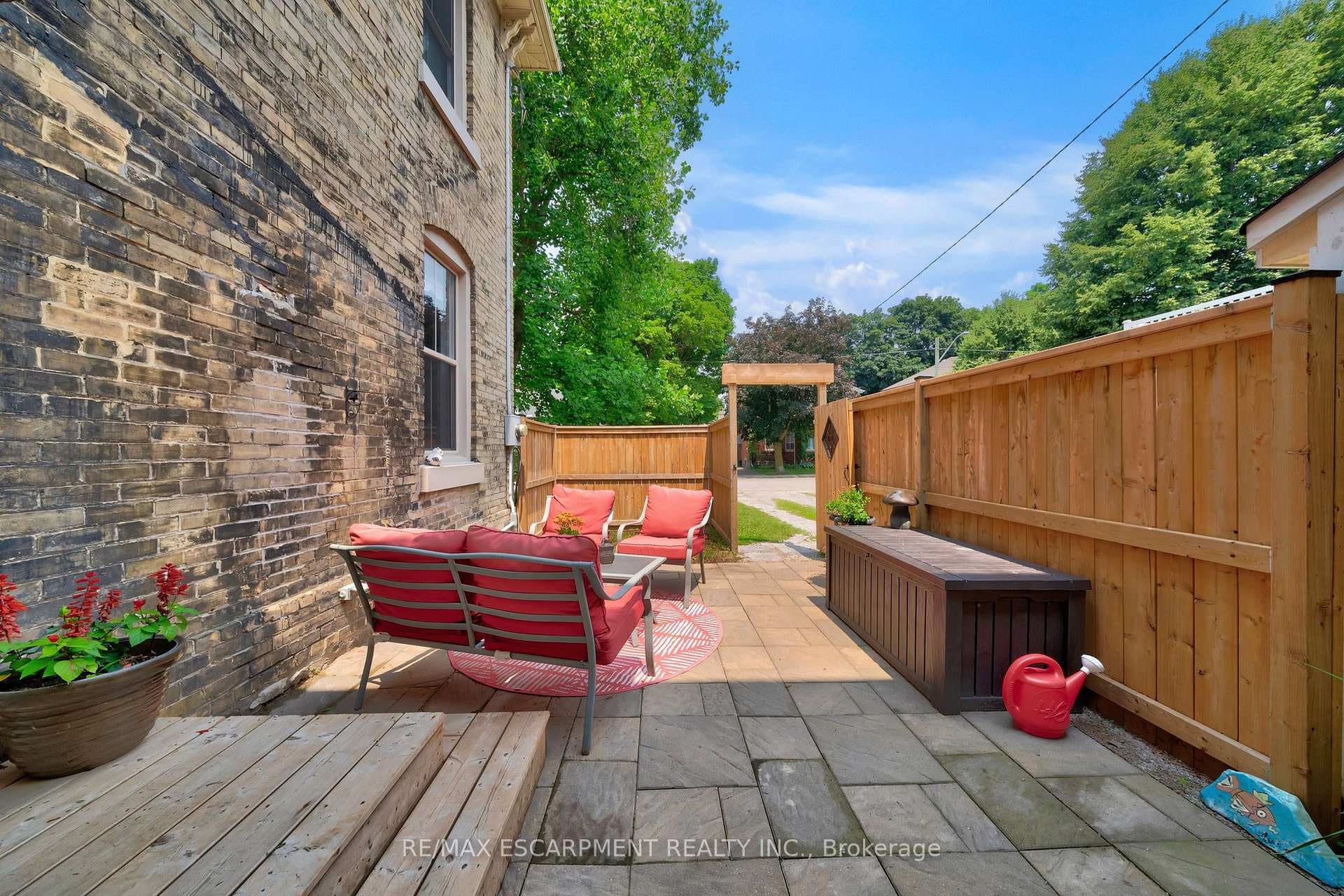 148 Graham Street photo 29