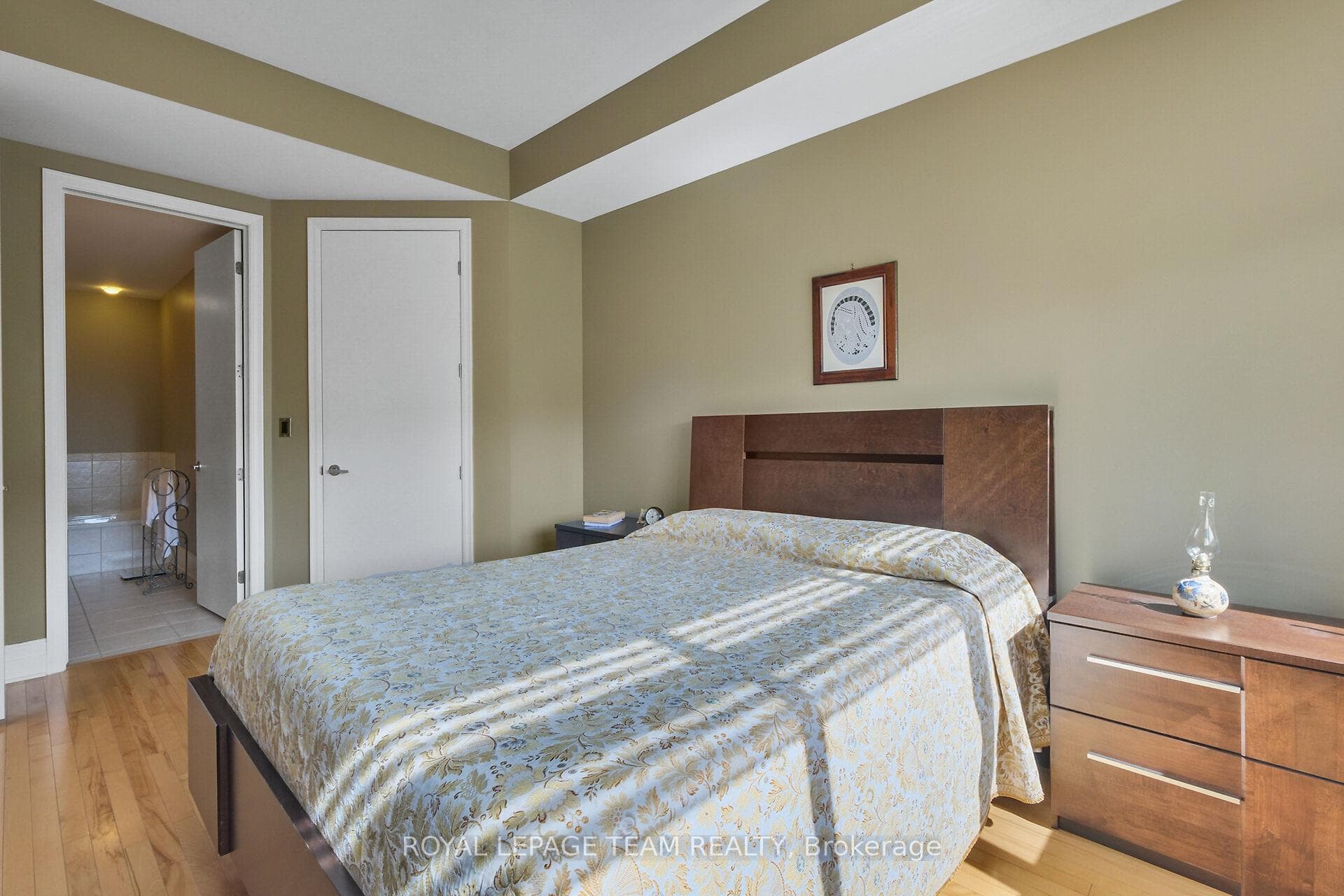 375 LISGAR Street Unit 701 photo 20
