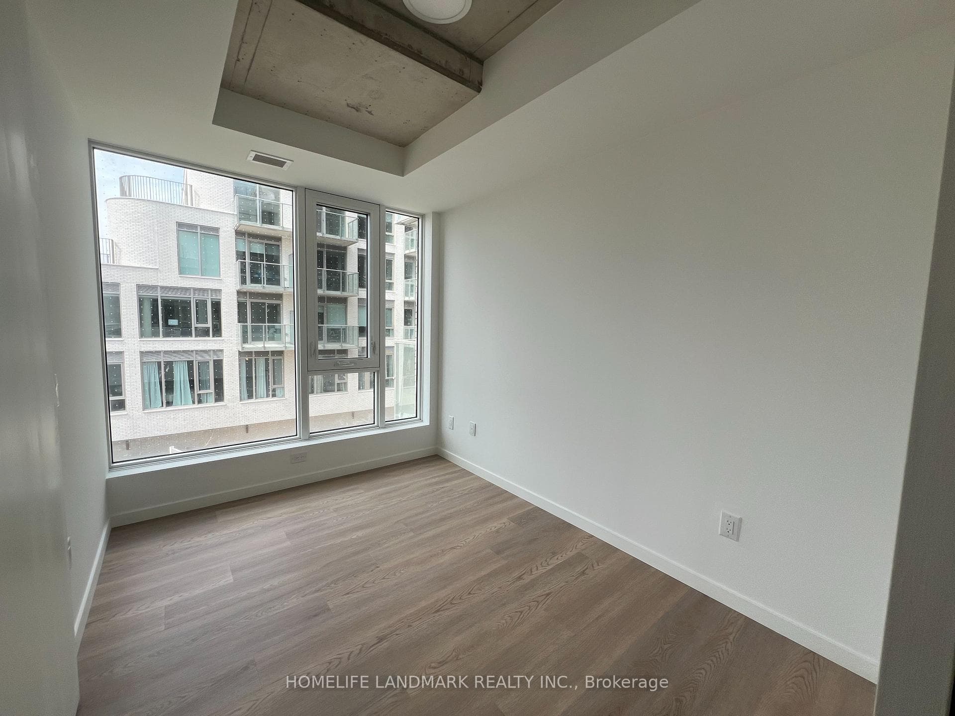 689 The Queensway Drive Unit 328 photo 7