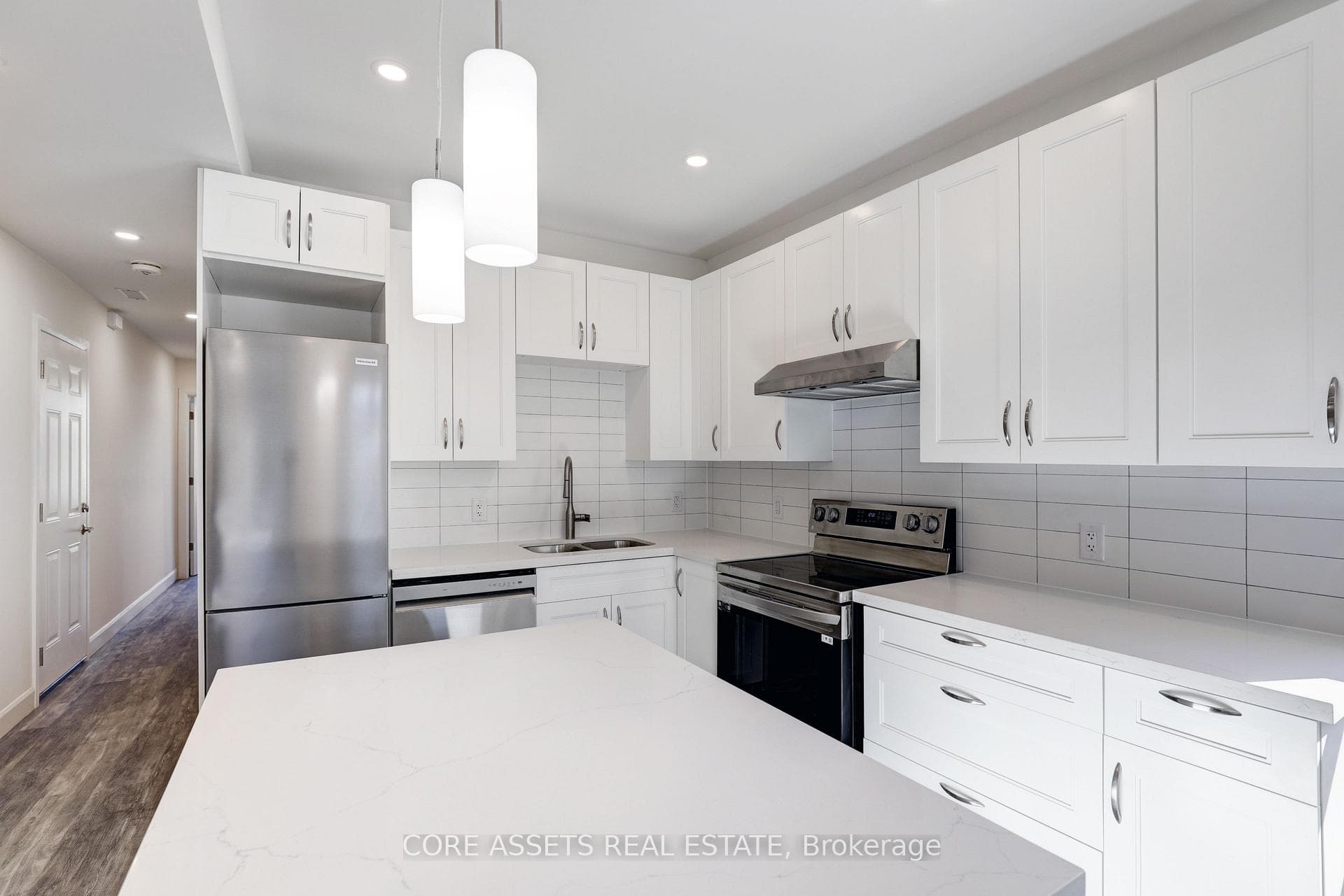 620 Bathurst Street Unit B photo 6