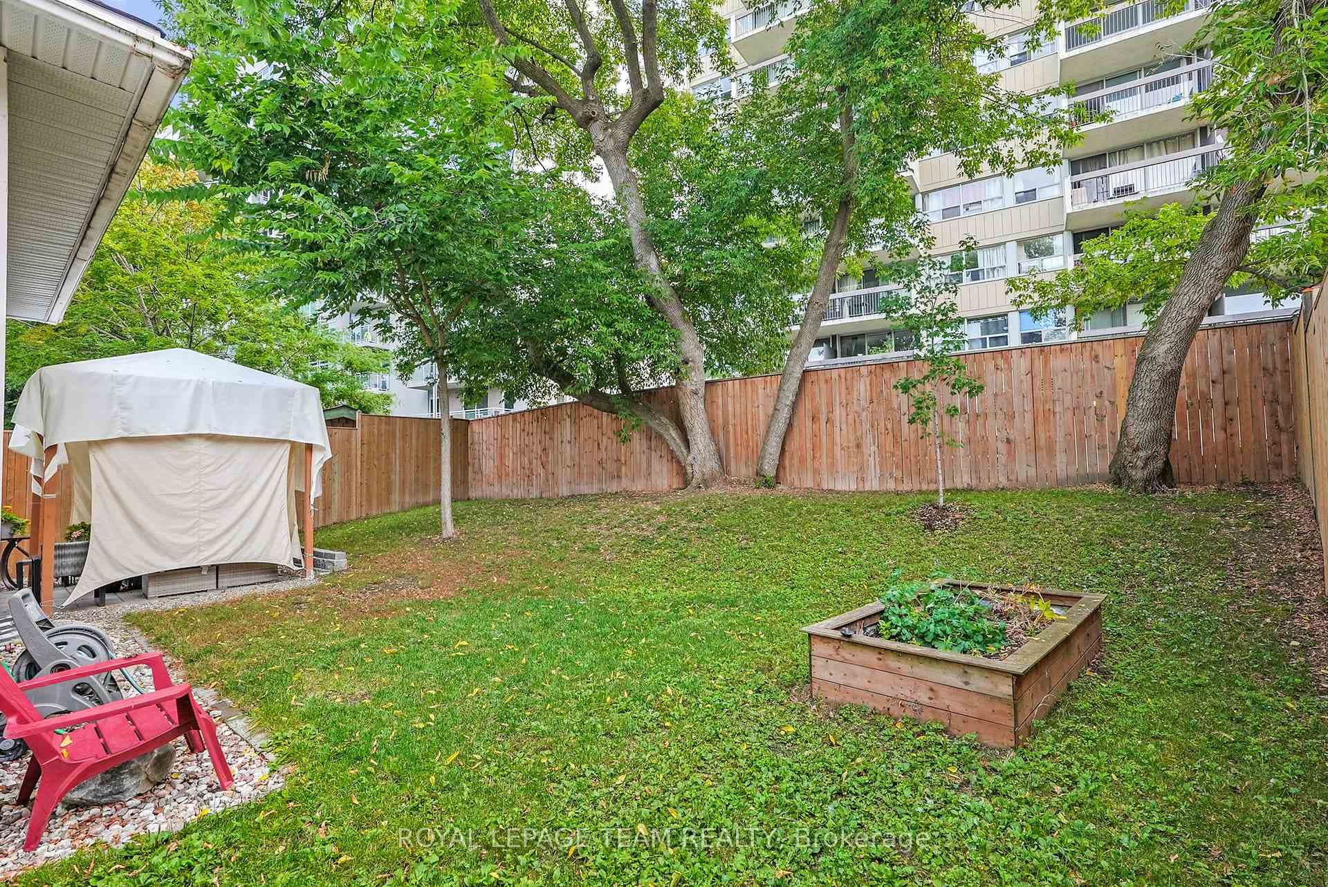 2122 Saunders Avenue photo 35