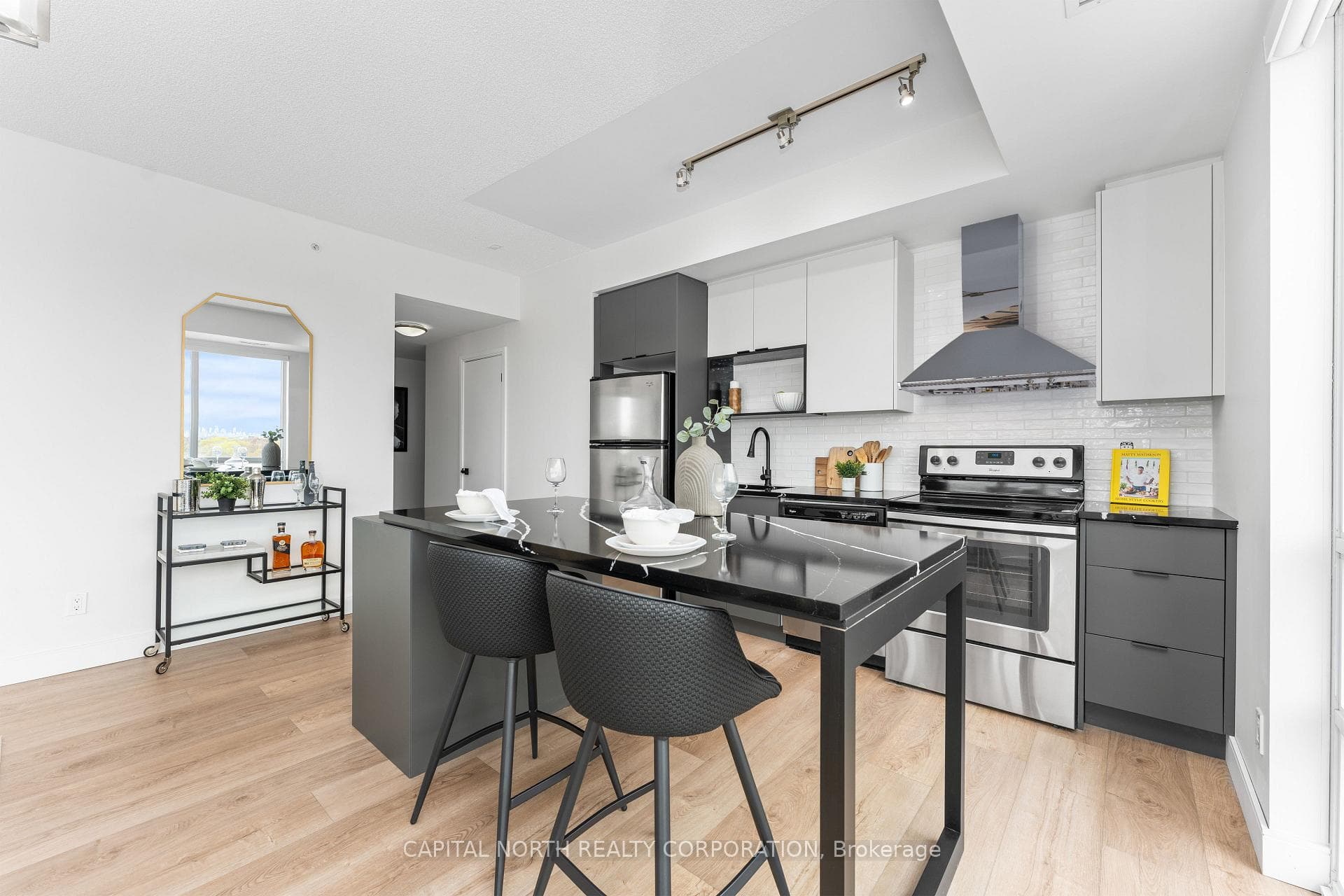 760 The Queensway N/A Unit 608 photo 4