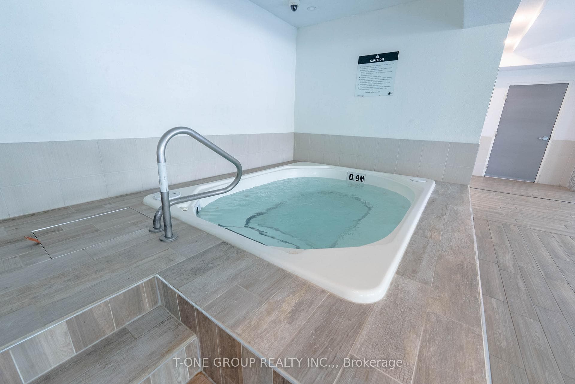 18 Harrison Garden Boulevard Unit 510 photo 29
