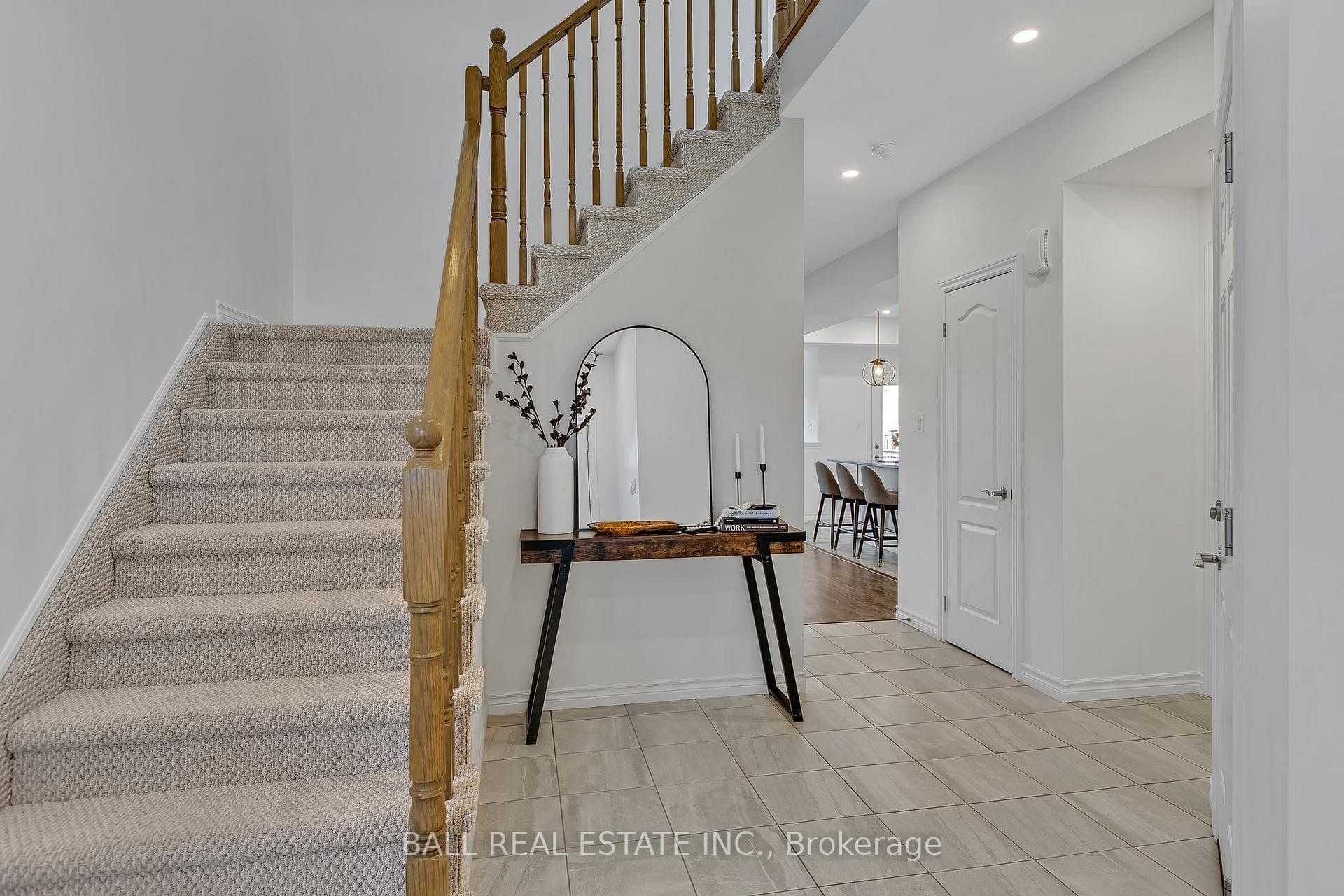 723 Sawmill Road photo 4