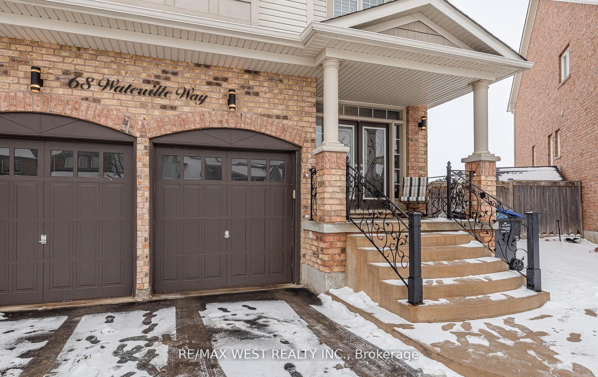 68 Waterville Way photo 2