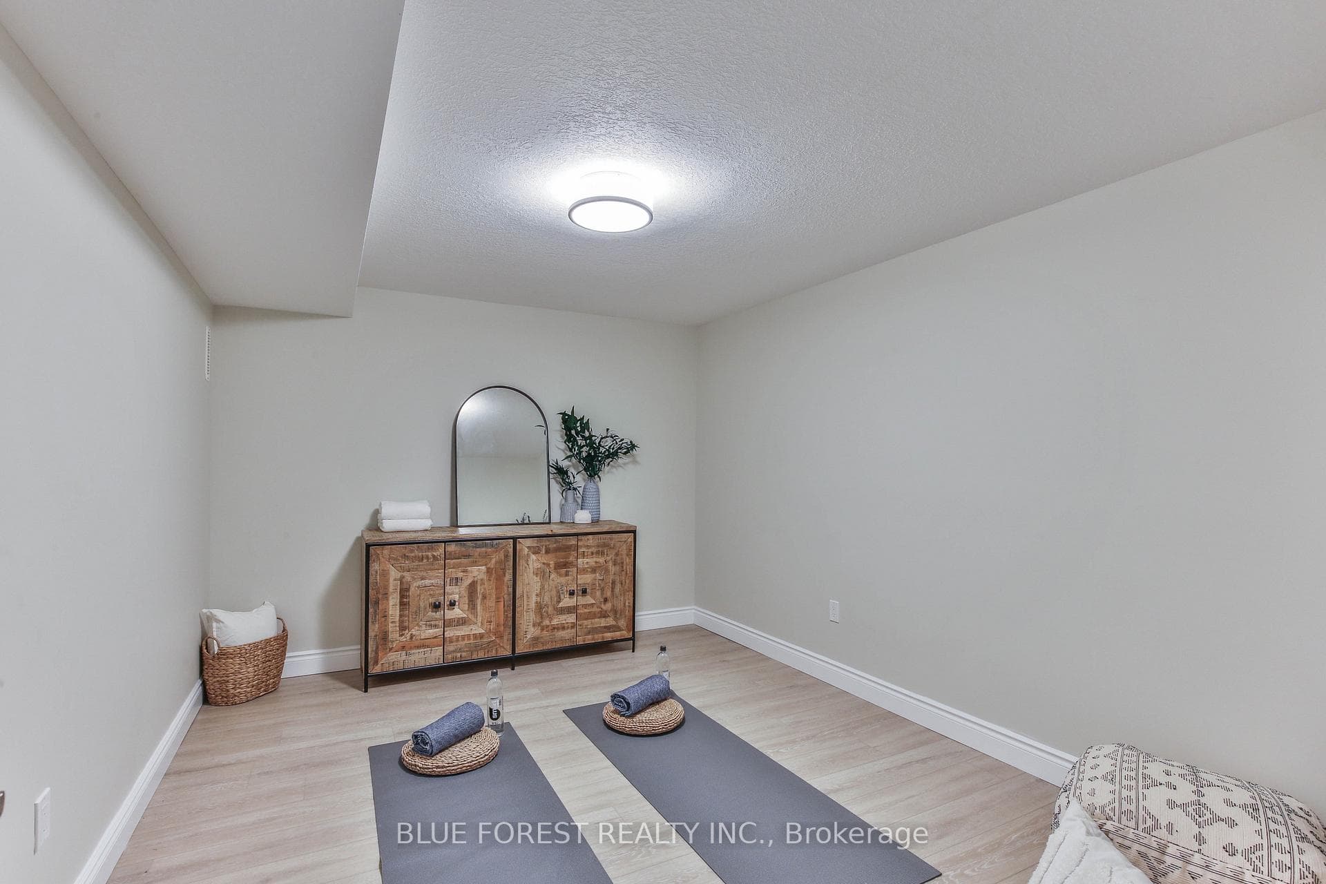 Lower Bonus room