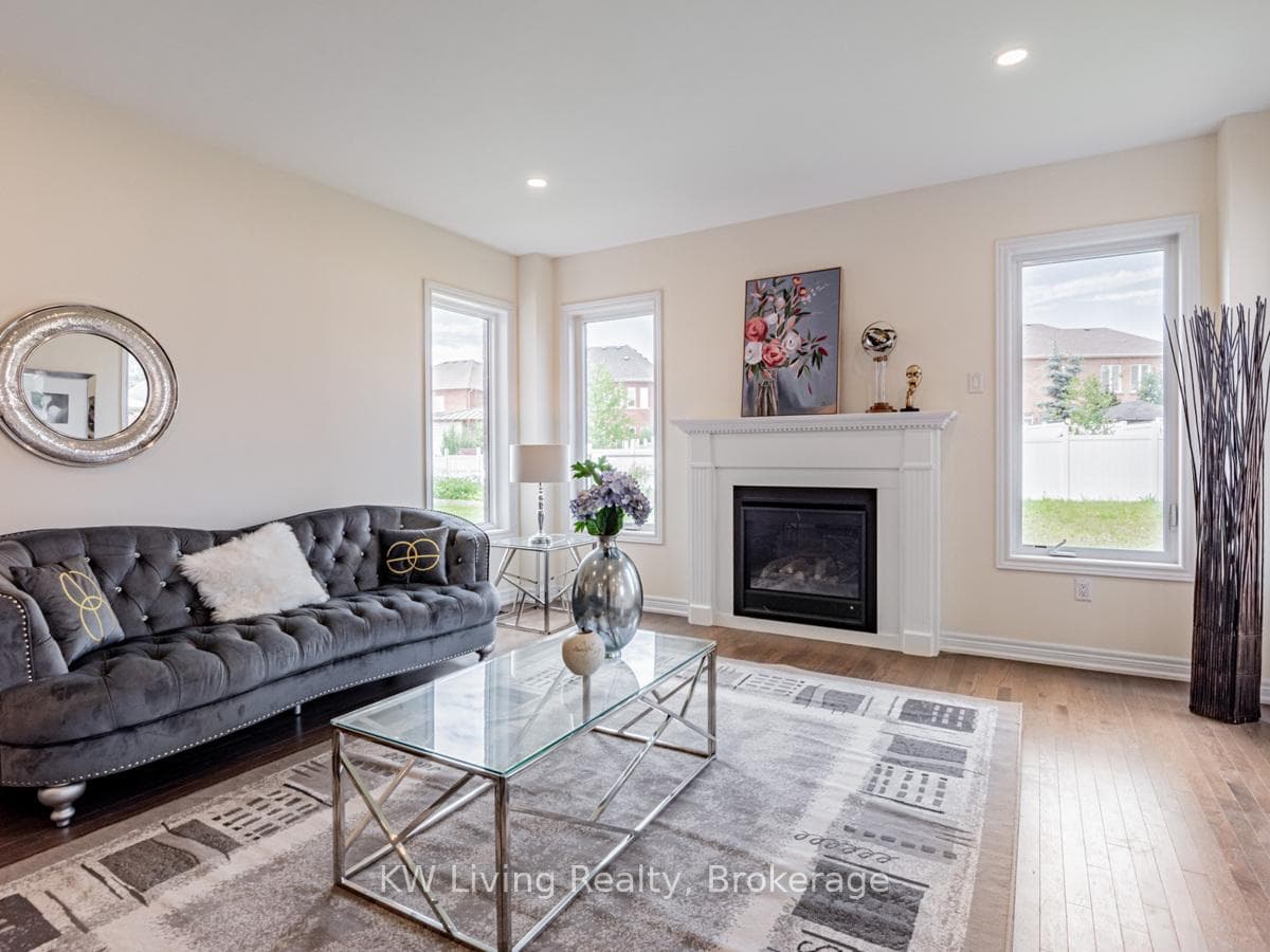 127 Copeland Crescent photo 17