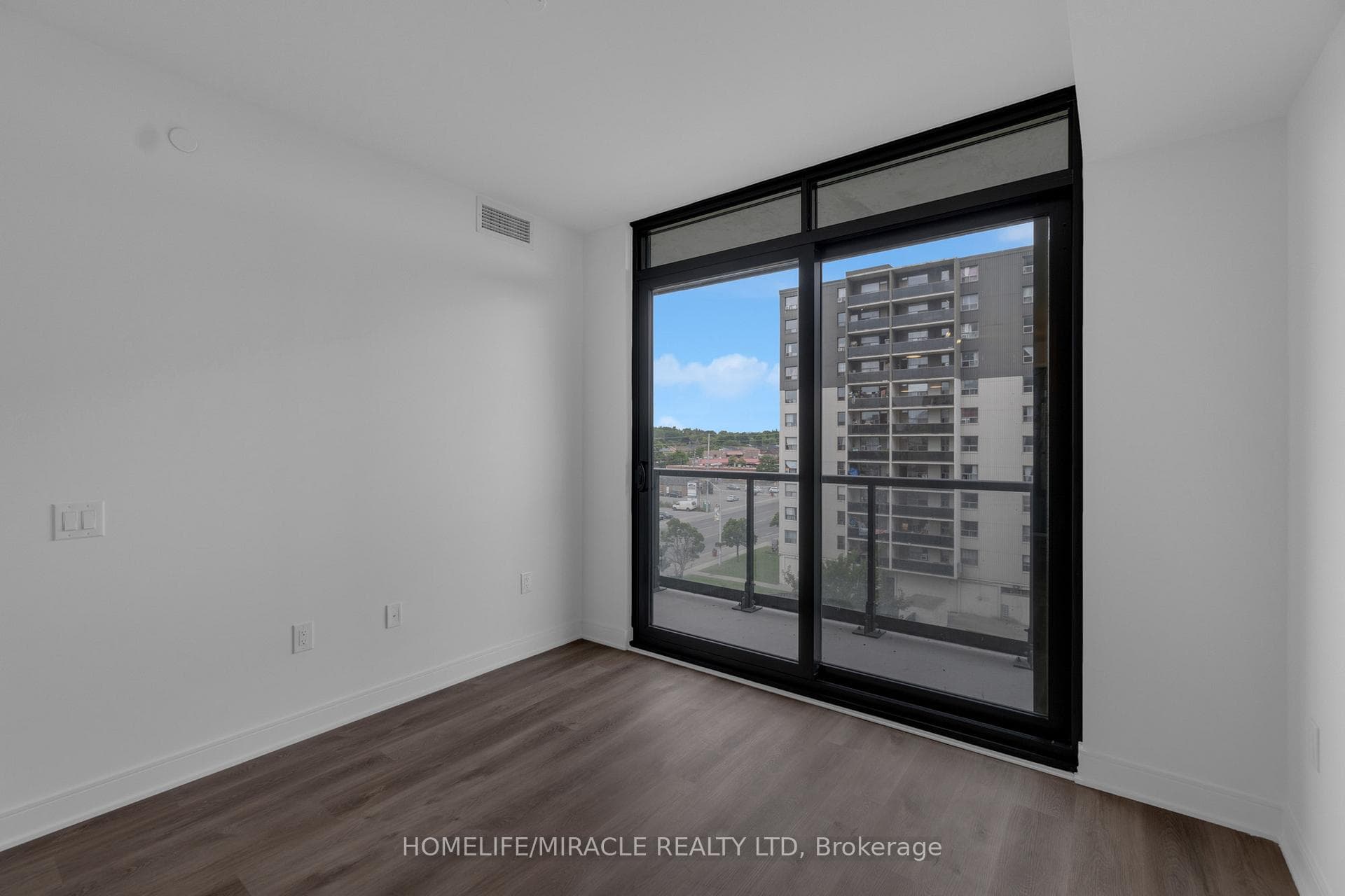 86 Dundas Street Unit 512 photo 18