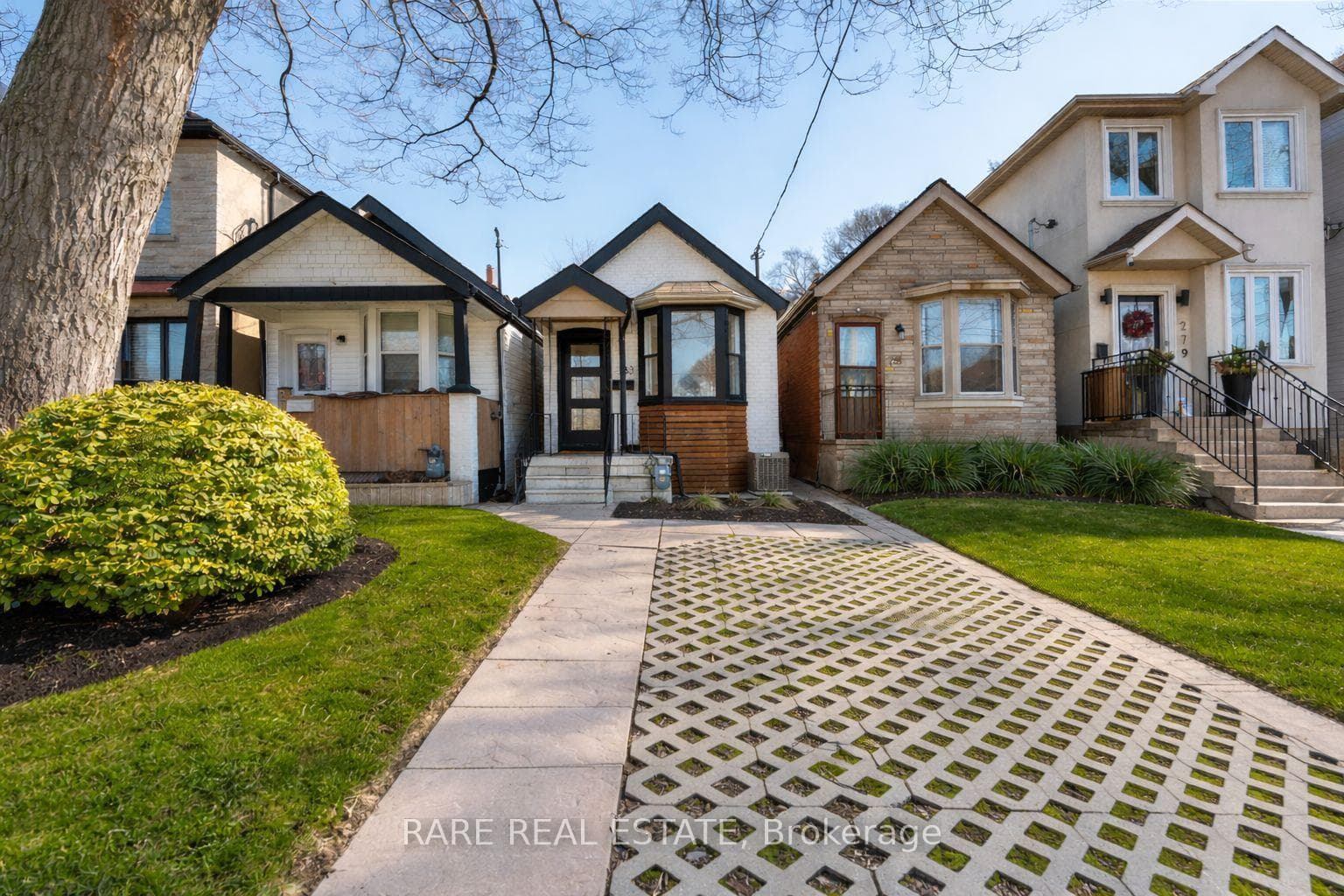 283 Chisholm Avenue photo 2