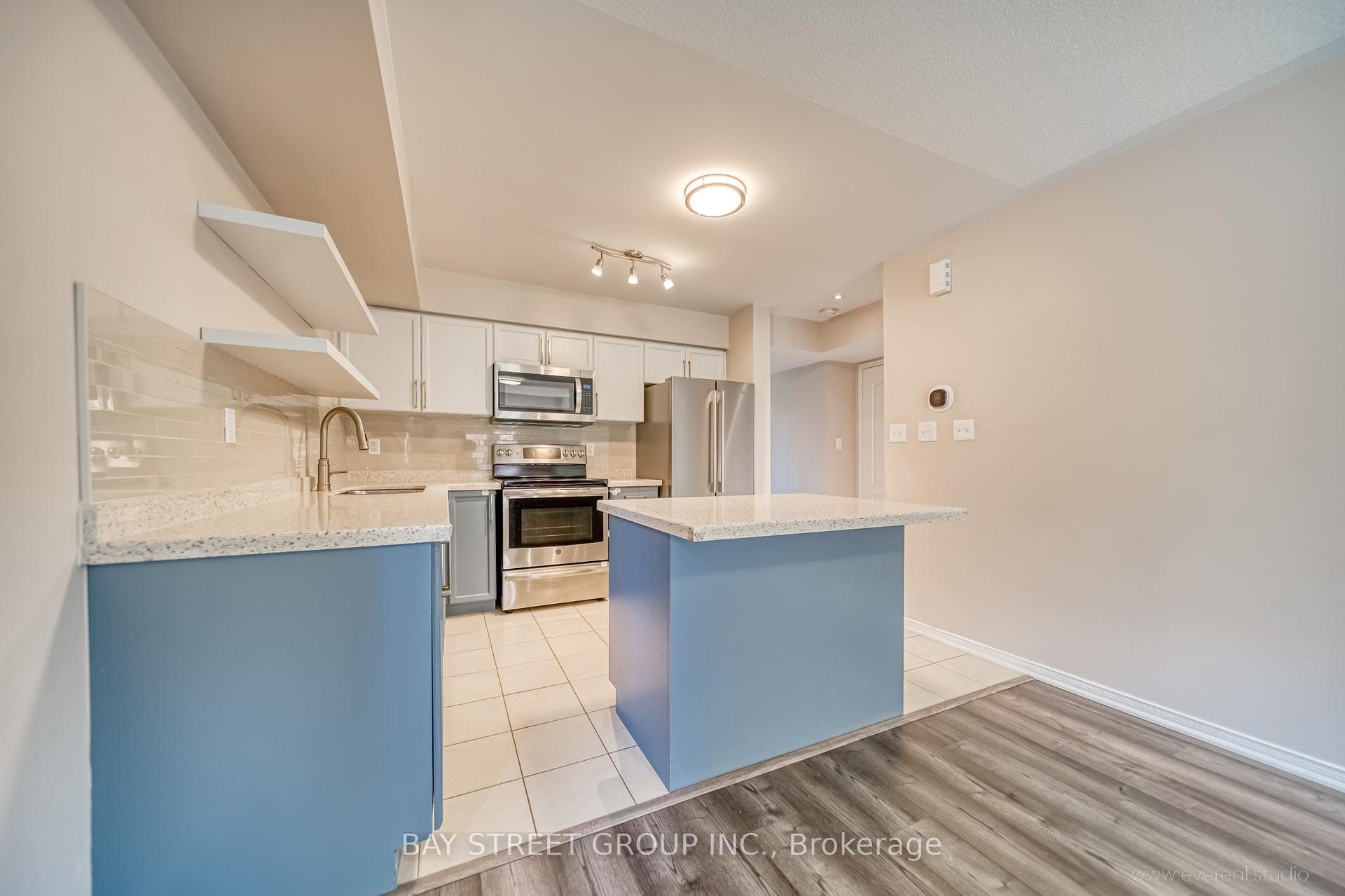 2444 Post Road Unit 16 photo 10