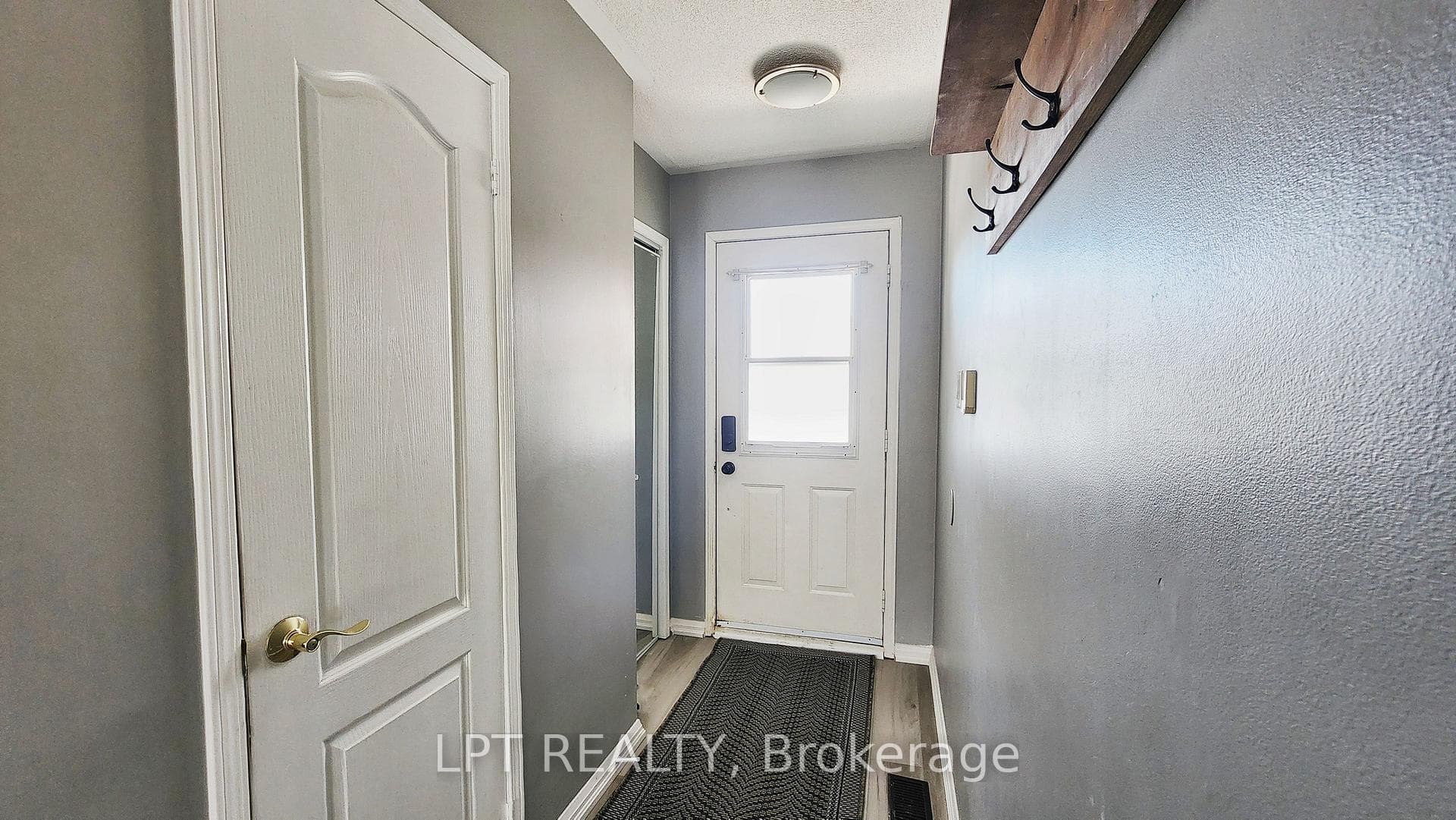 244 Ferndale Drive photo 4
