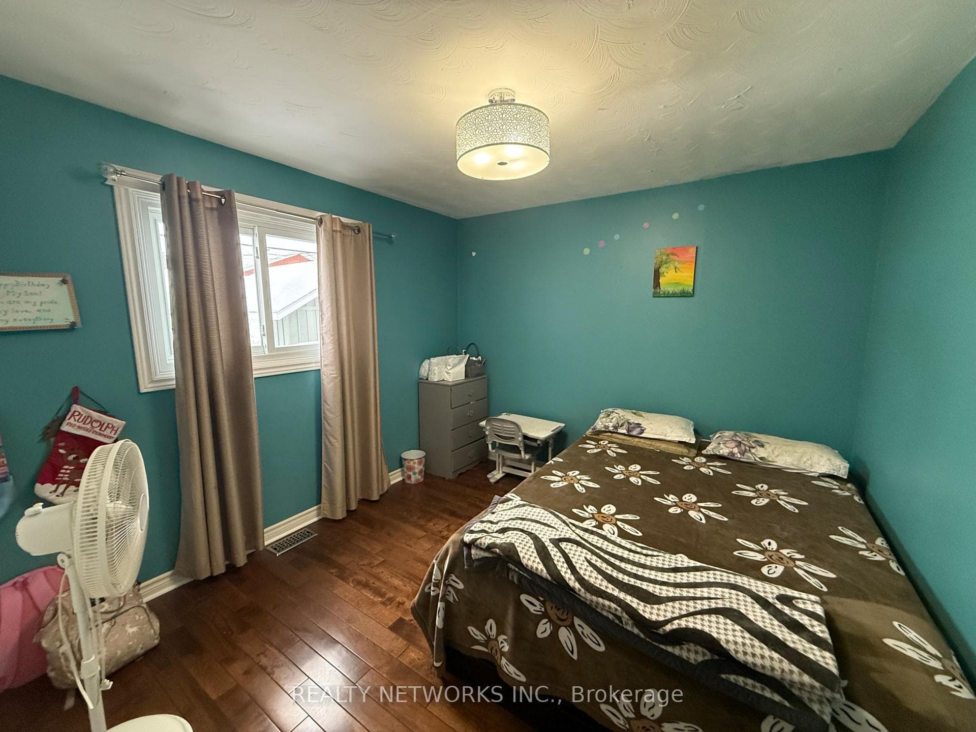622 University Street photo 9