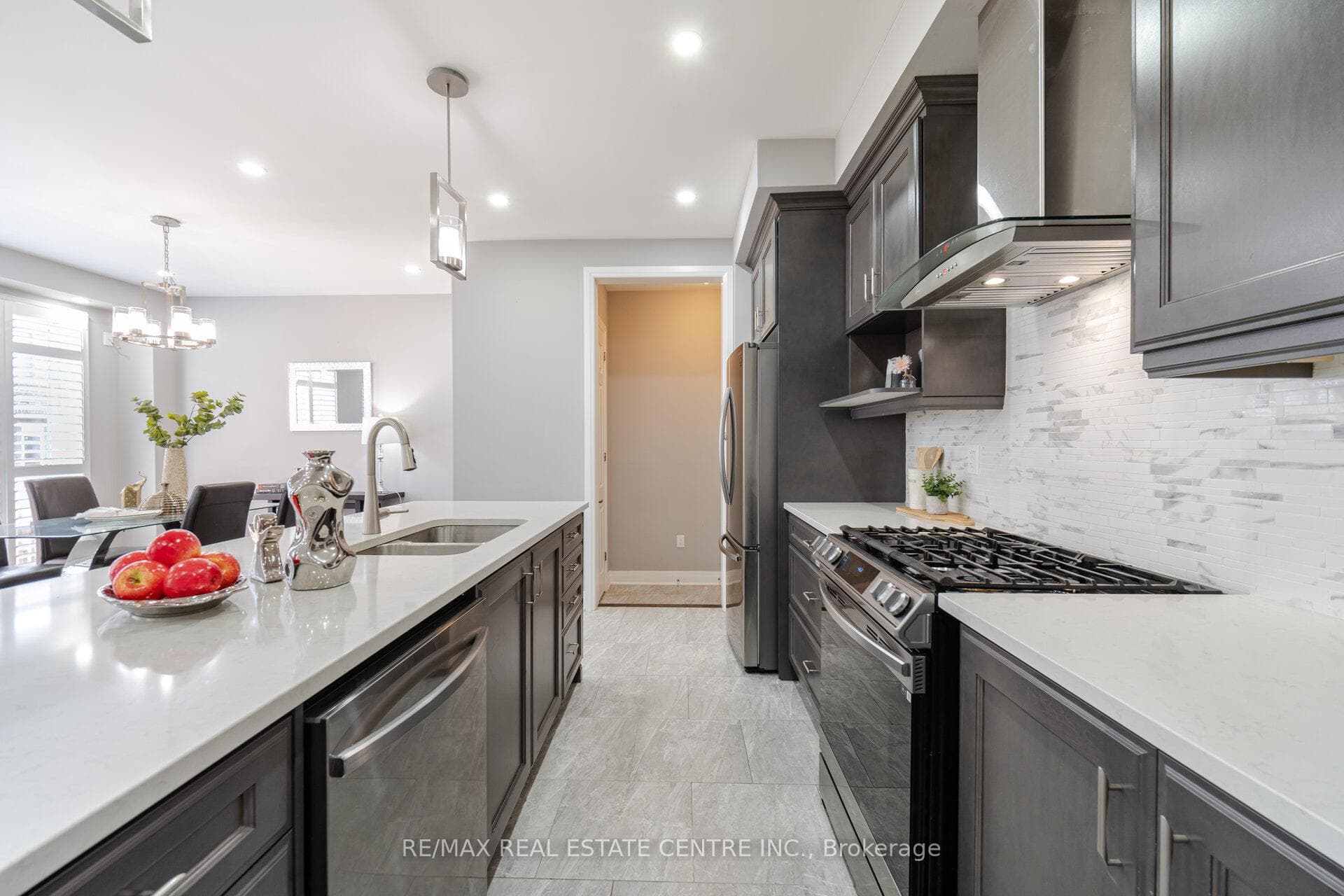 550 Kennedy Circle photo 5