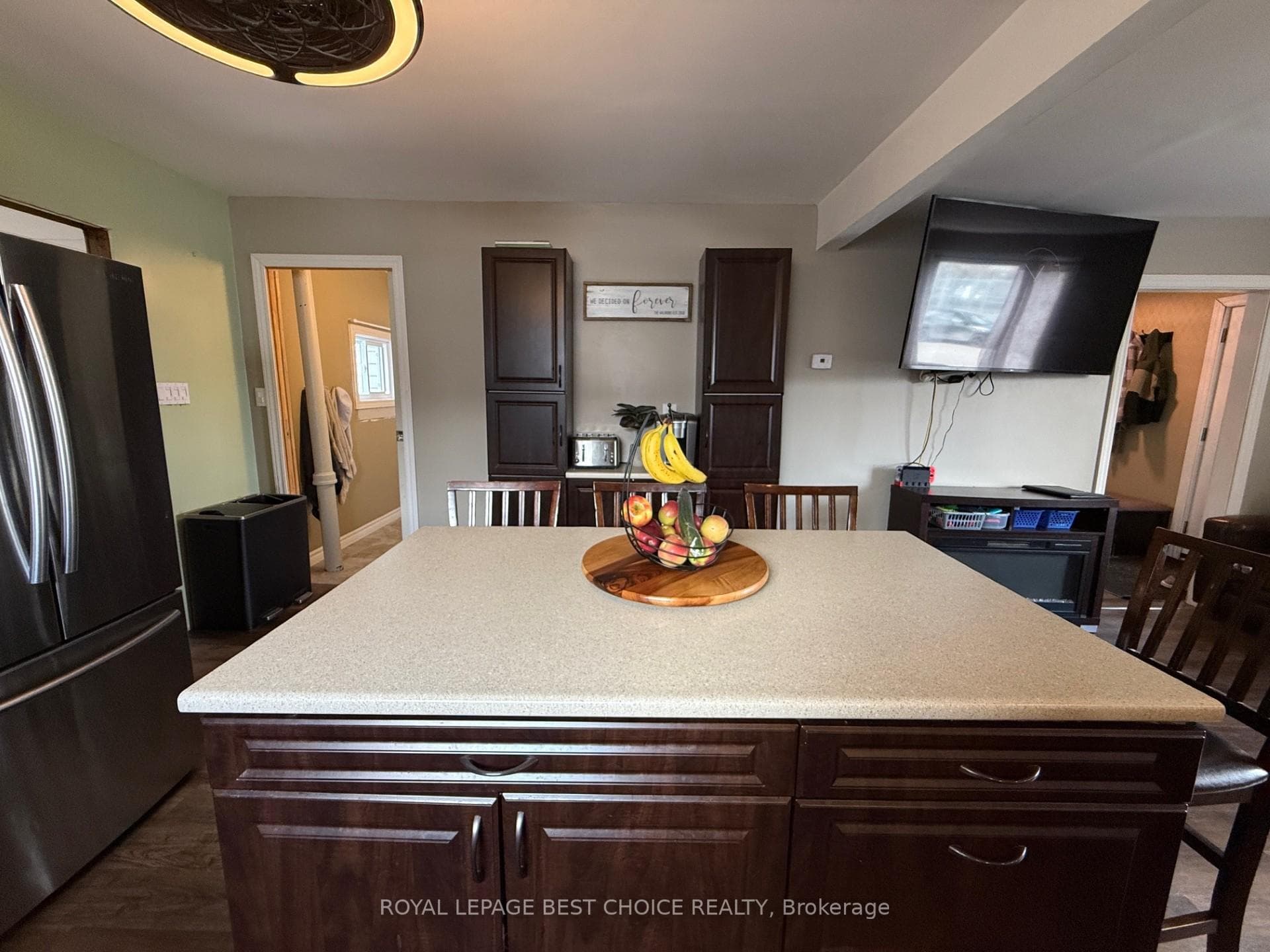 214 Haliburton Avenue photo 22