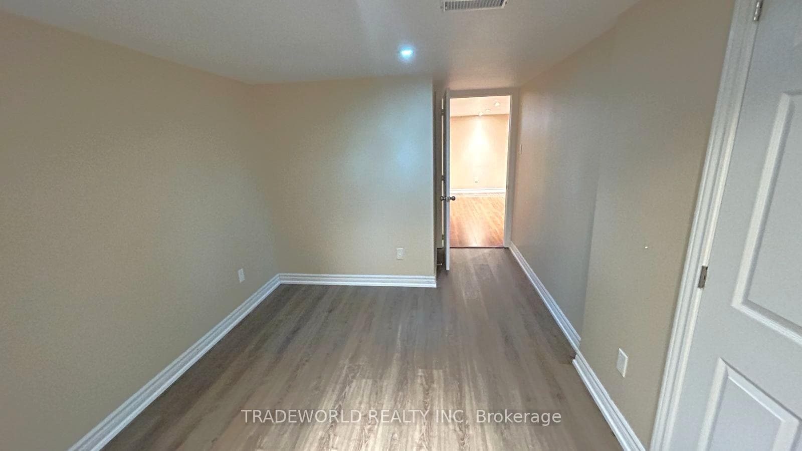 145 Sunway Square photo 29
