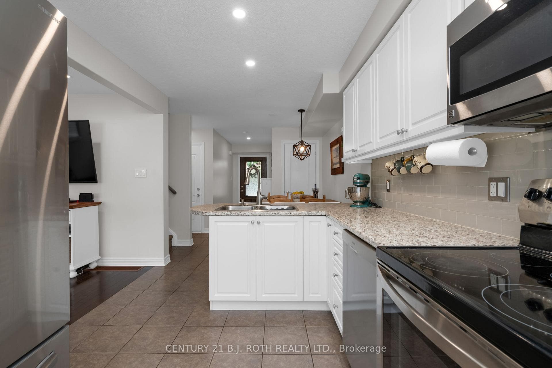 999 Cook Drive photo 11