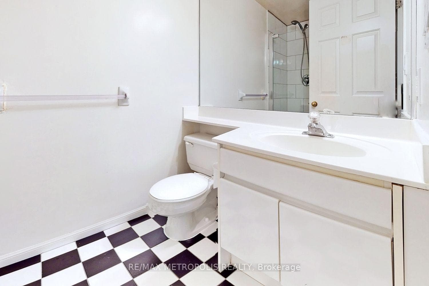 7 Carlton Street Unit 711 photo 11