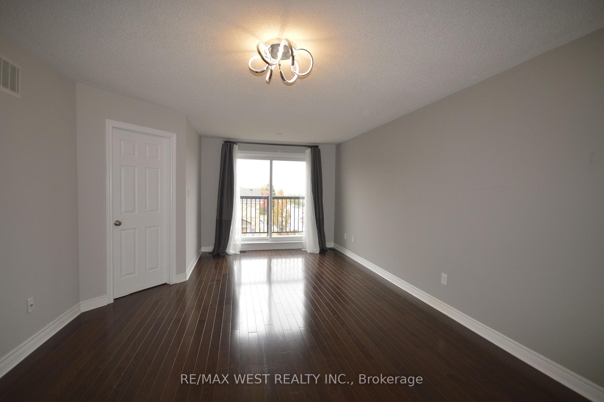 3 Earnshaw Drive photo 14