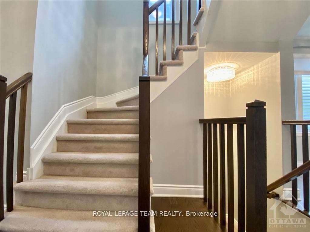 333 Meadowbreeze Drive photo 17