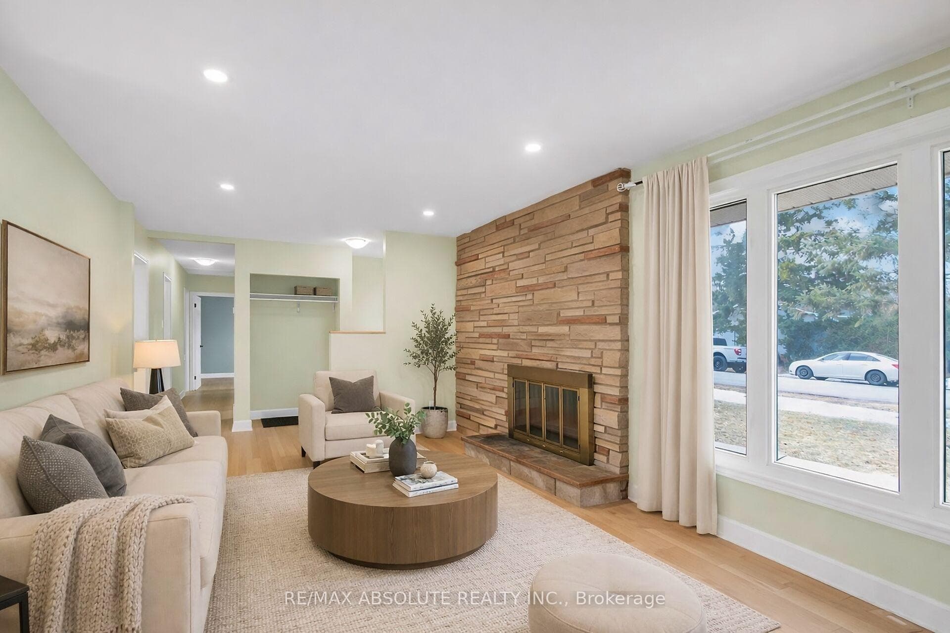 60 Foothills Drive photo 8