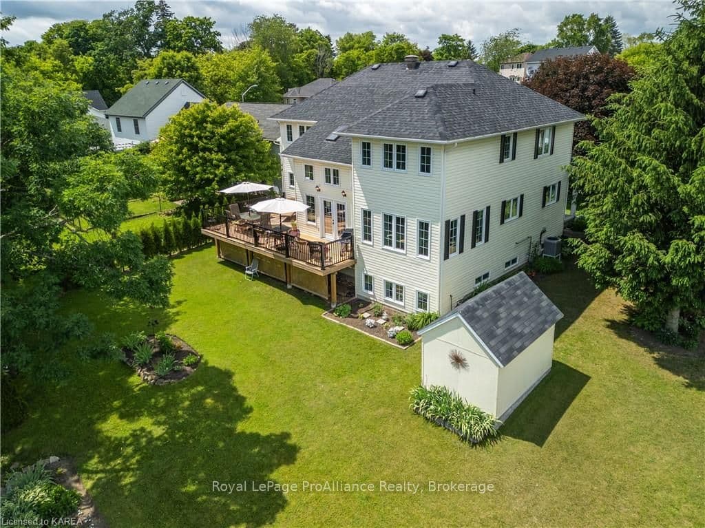 625 ARTHUR Street photo 46