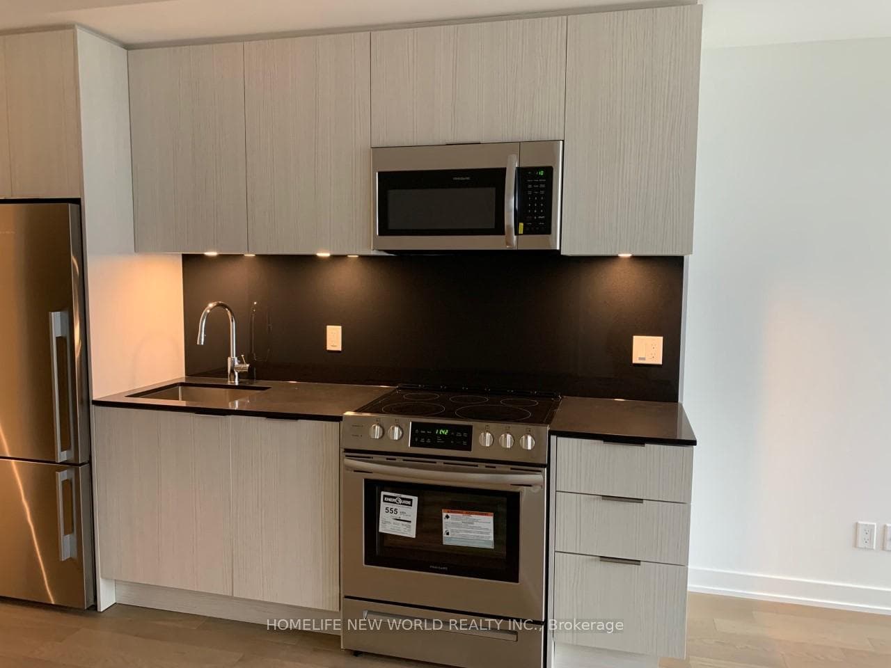 25 Richmond Street Unit 3208 photo 5