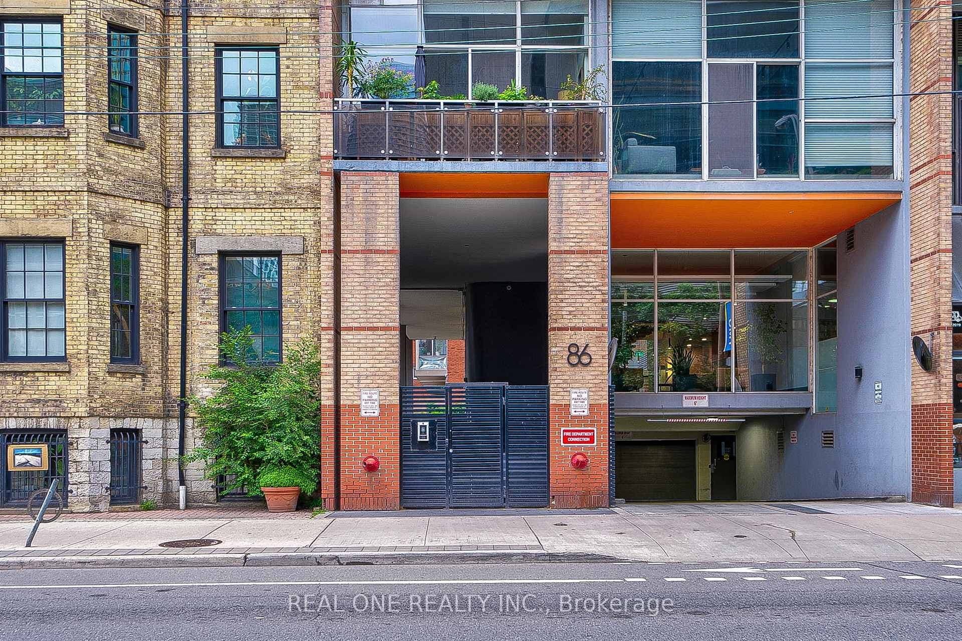 86 Gerrard Street Unit 14D photo 2