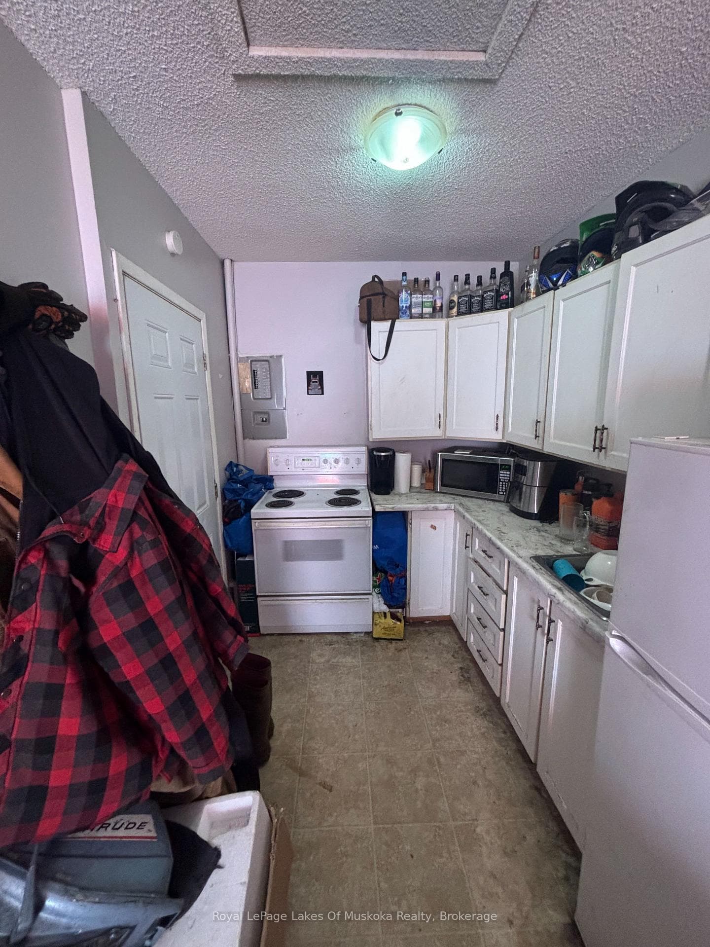 Studio Apartment Kitchen