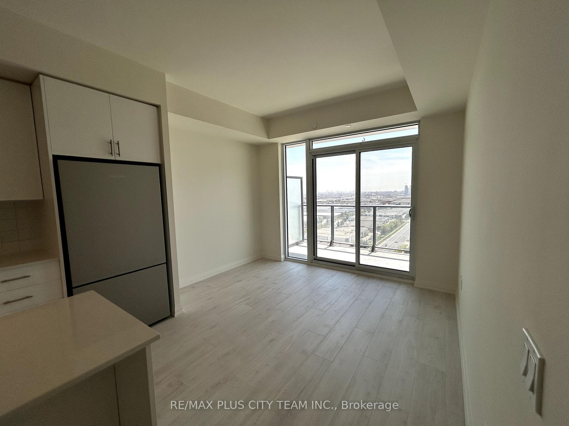 8960 Jane Street Unit 2123 photo 9